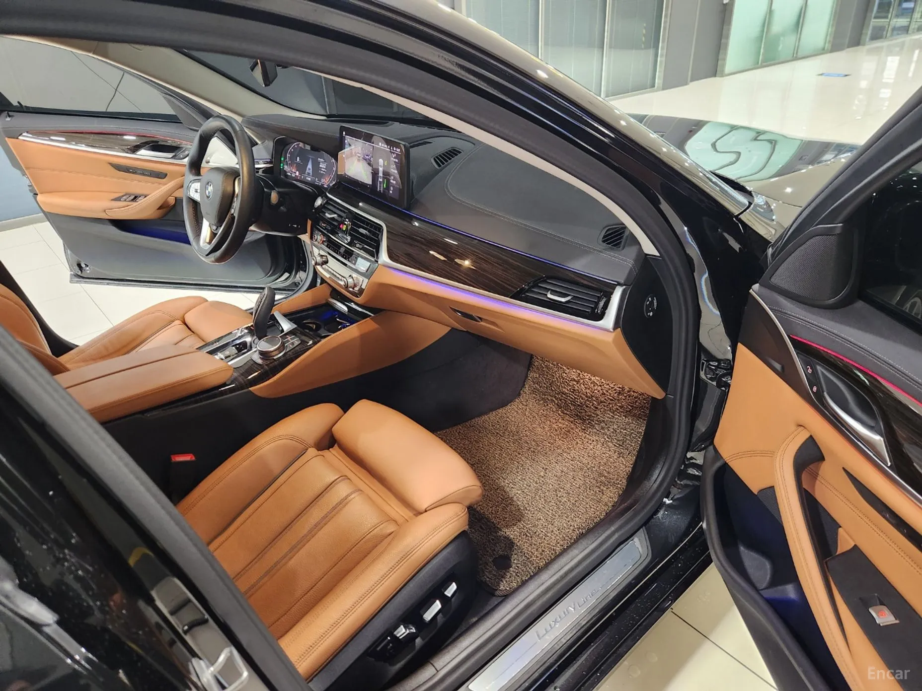 BMW 5 Series (G30) превью 11
