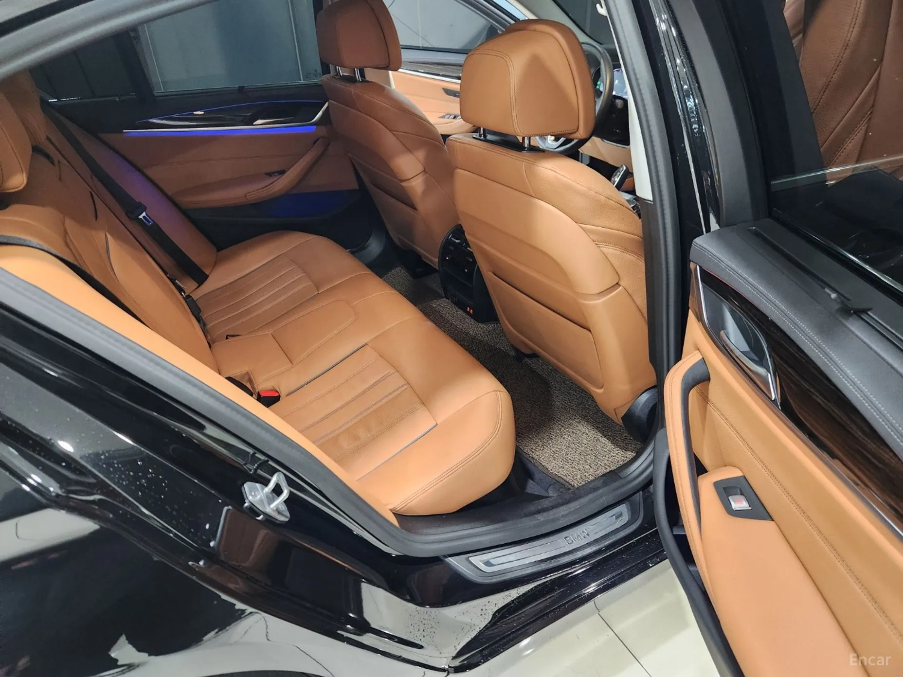 BMW 5 Series (G30) превью 12