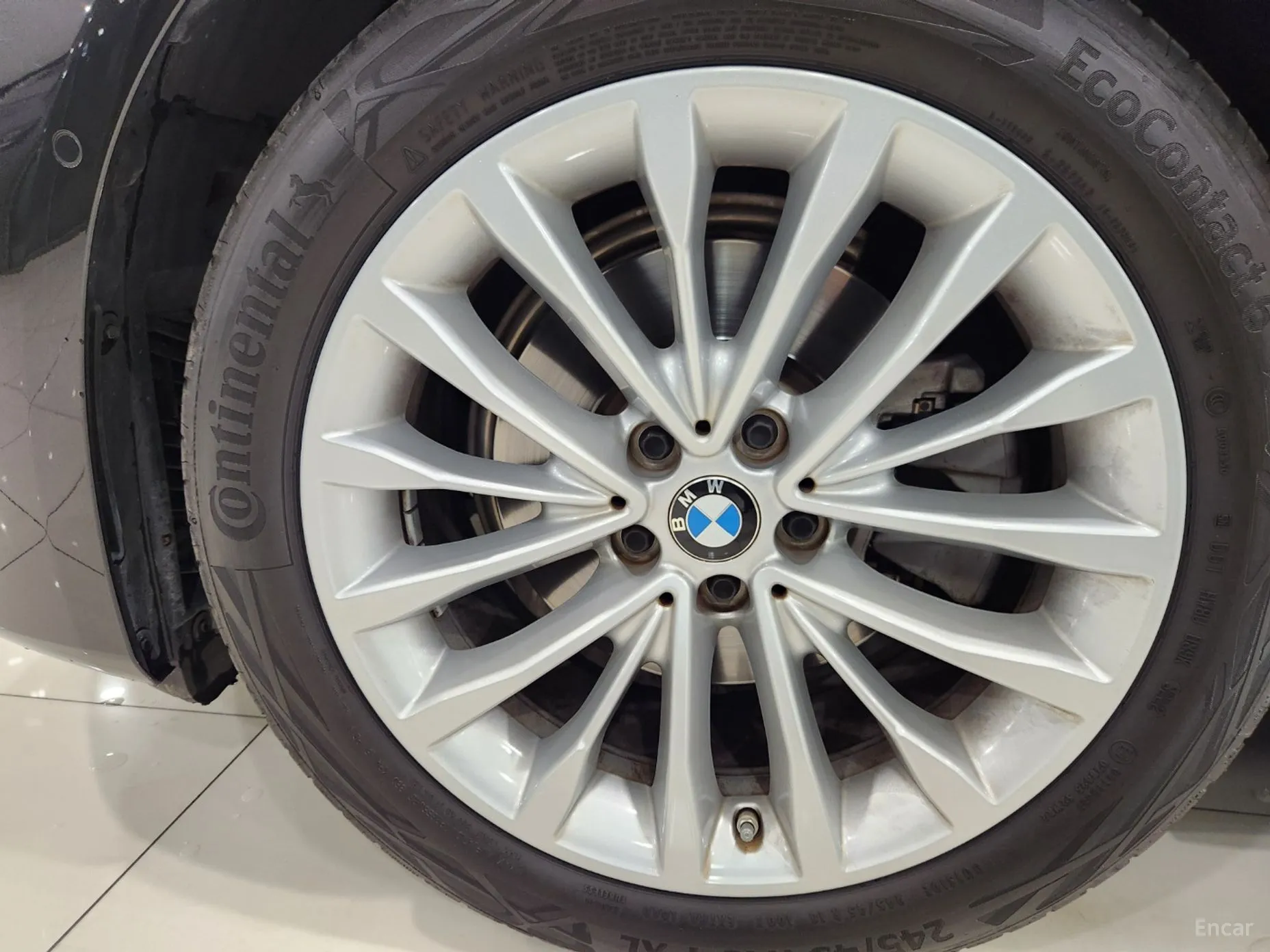 BMW 5 Series (G30) превью 5