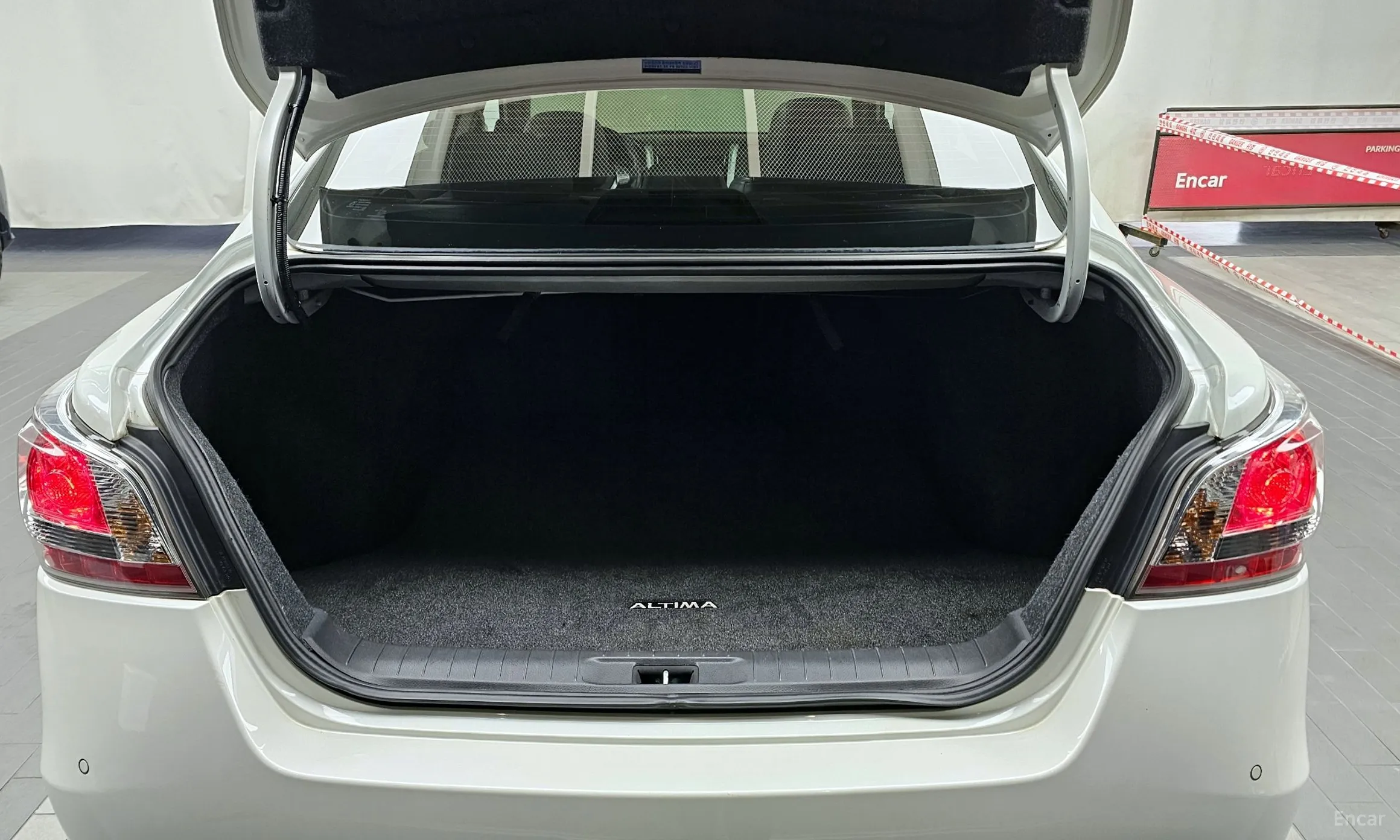 Nissan Altima превью 18