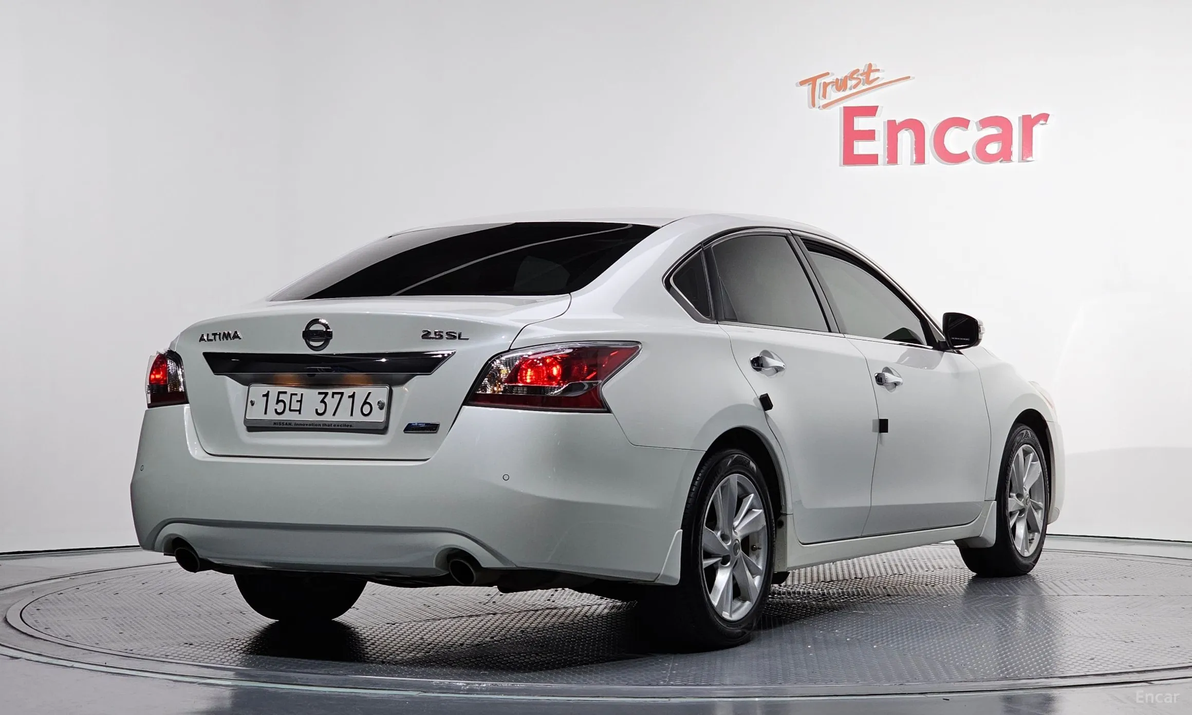 Nissan Altima превью 4