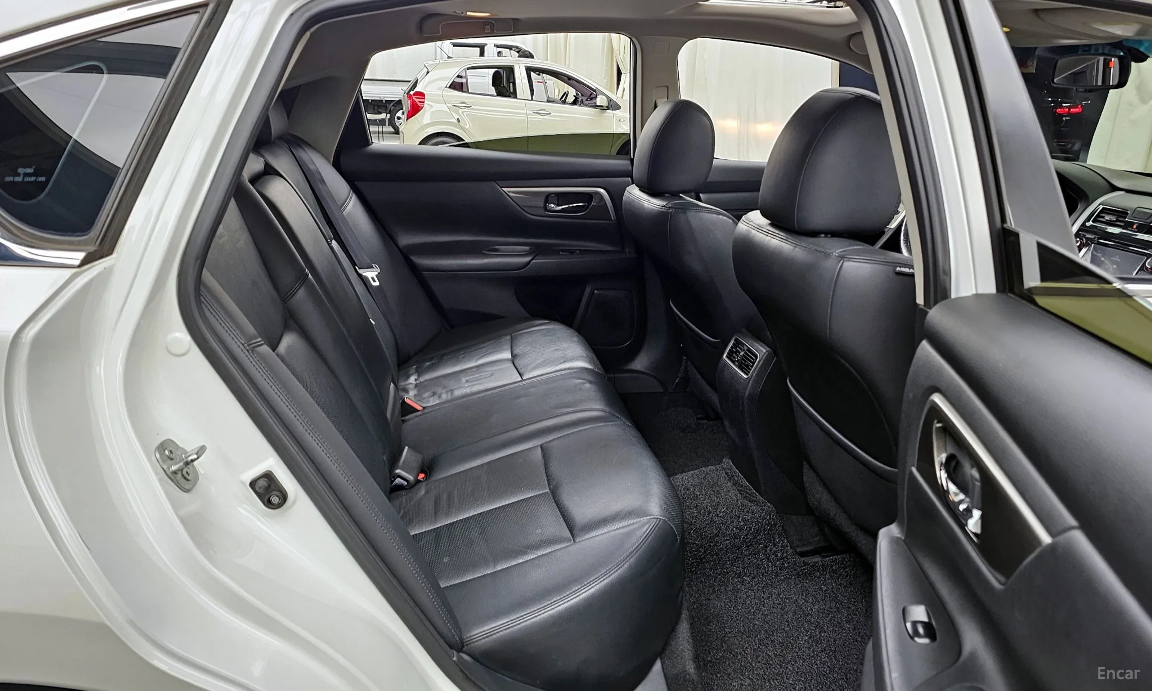 Nissan Altima превью 8
