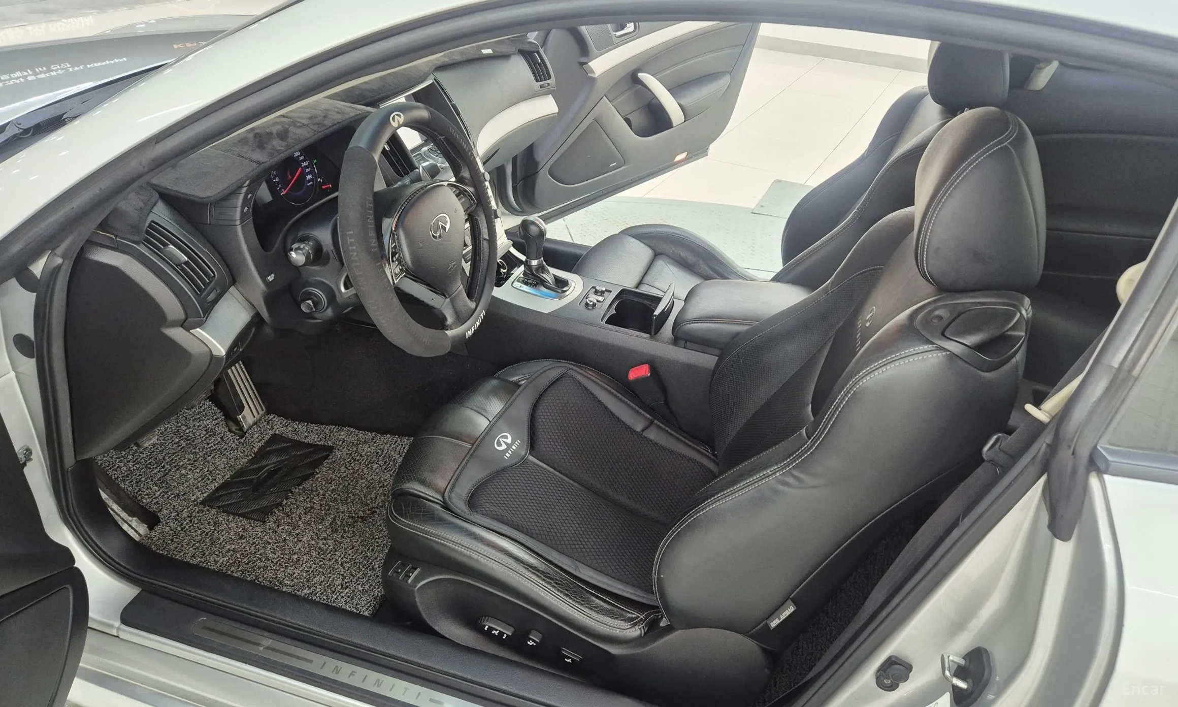 Infiniti G37 превью 8