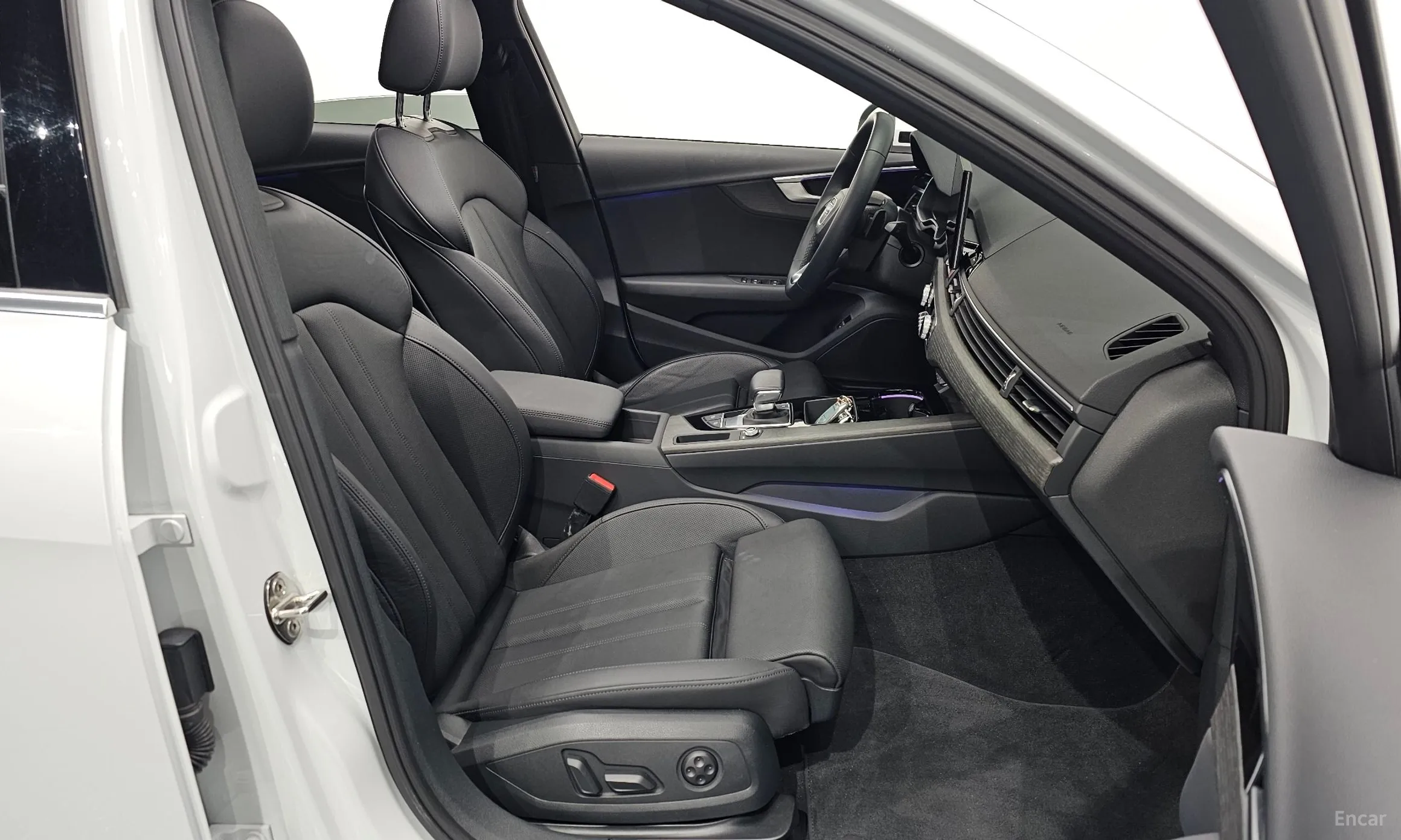 Audi A4 (B9) превью 12