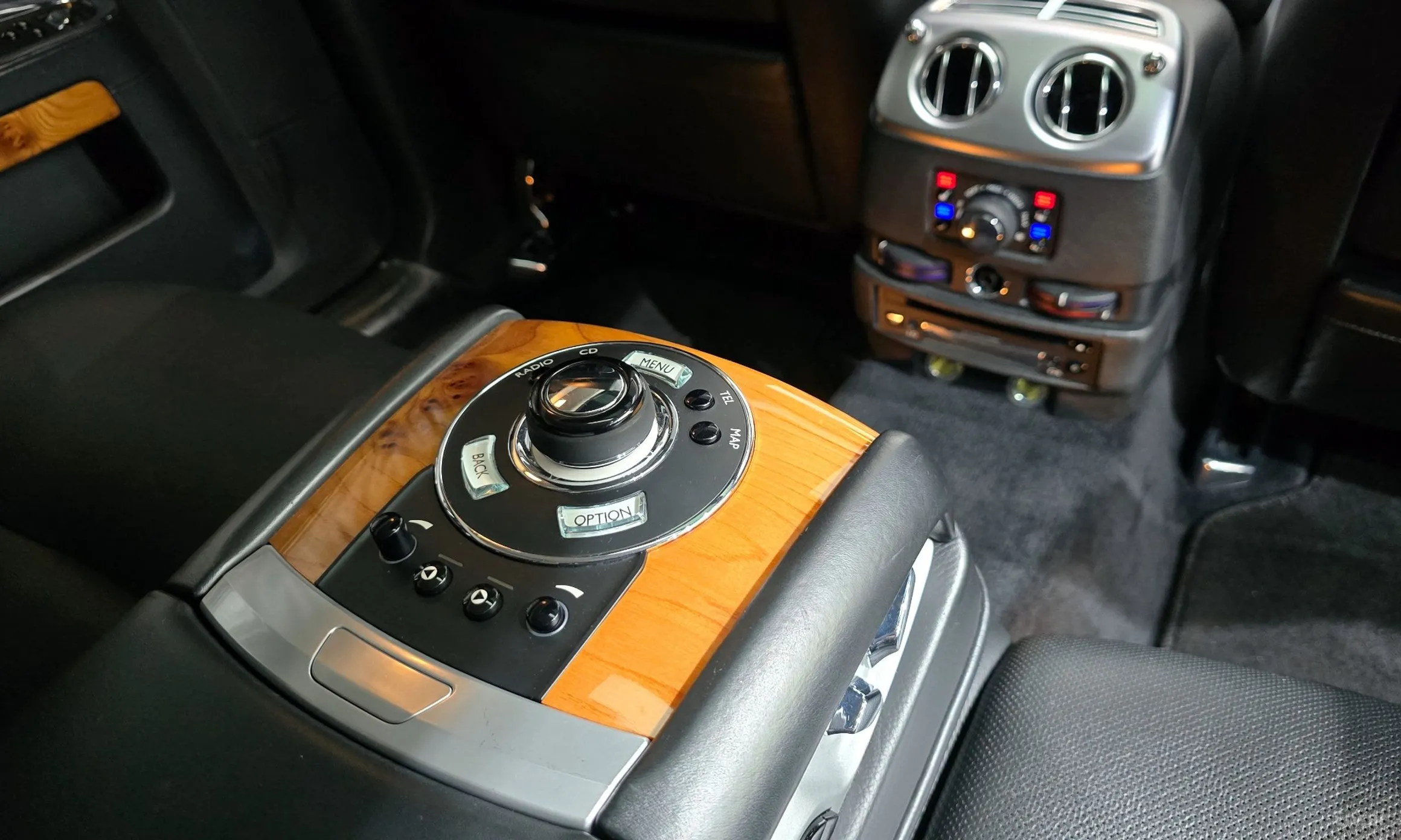 Rolls-Royce Ghost превью 19