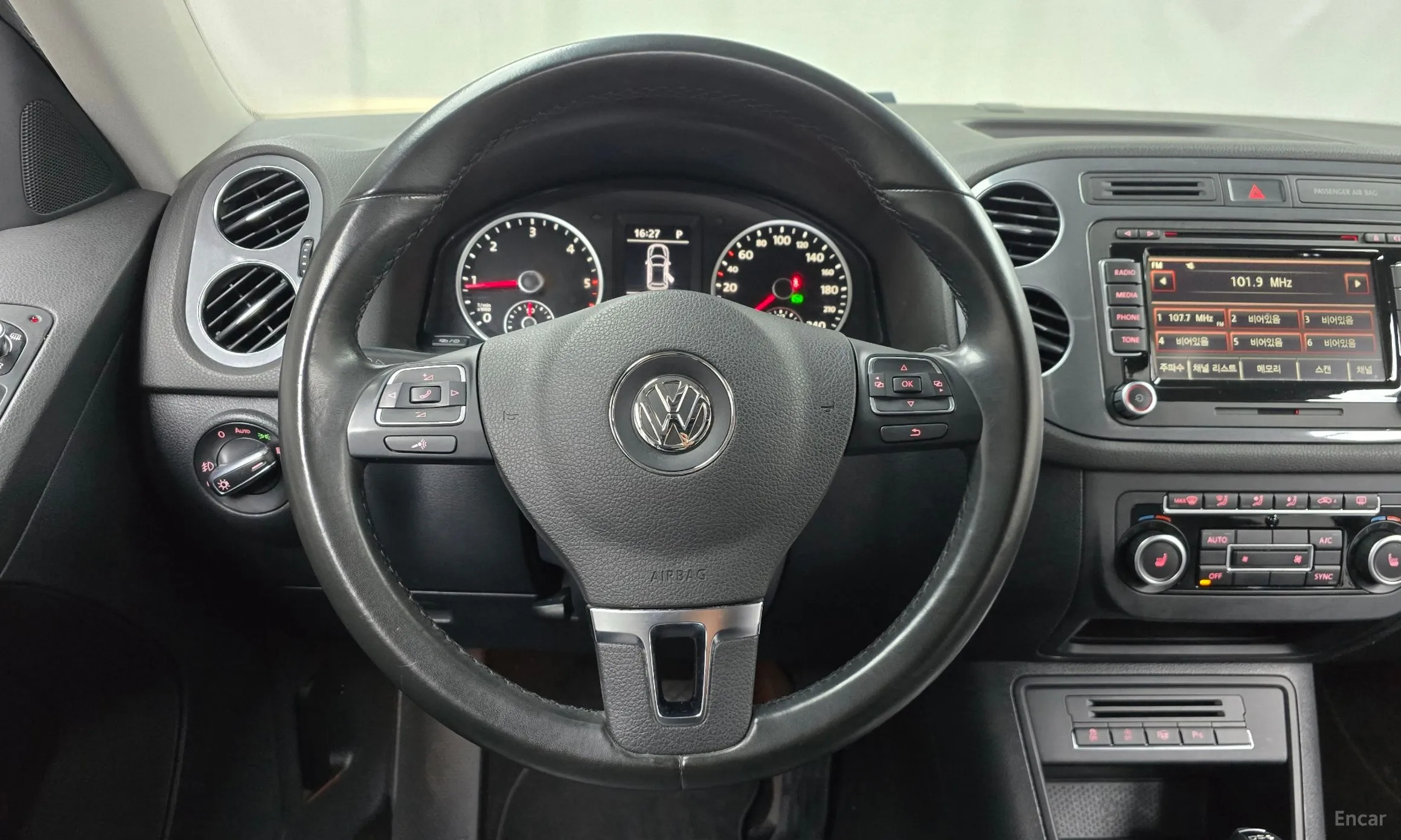 Volkswagen New Tiguan превью 13