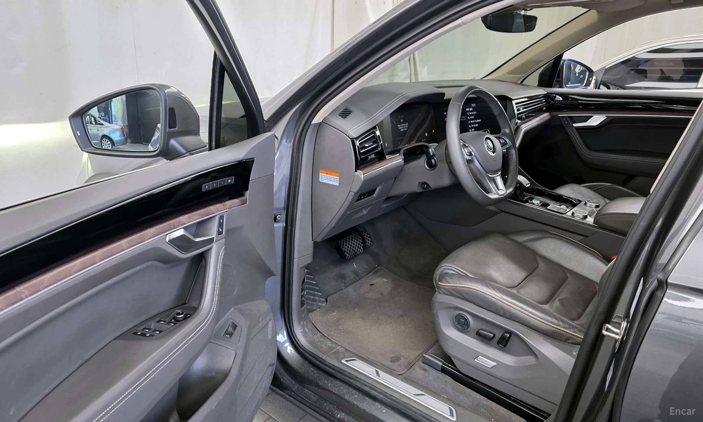 Volkswagen Touareg 3rd Generation превью 10