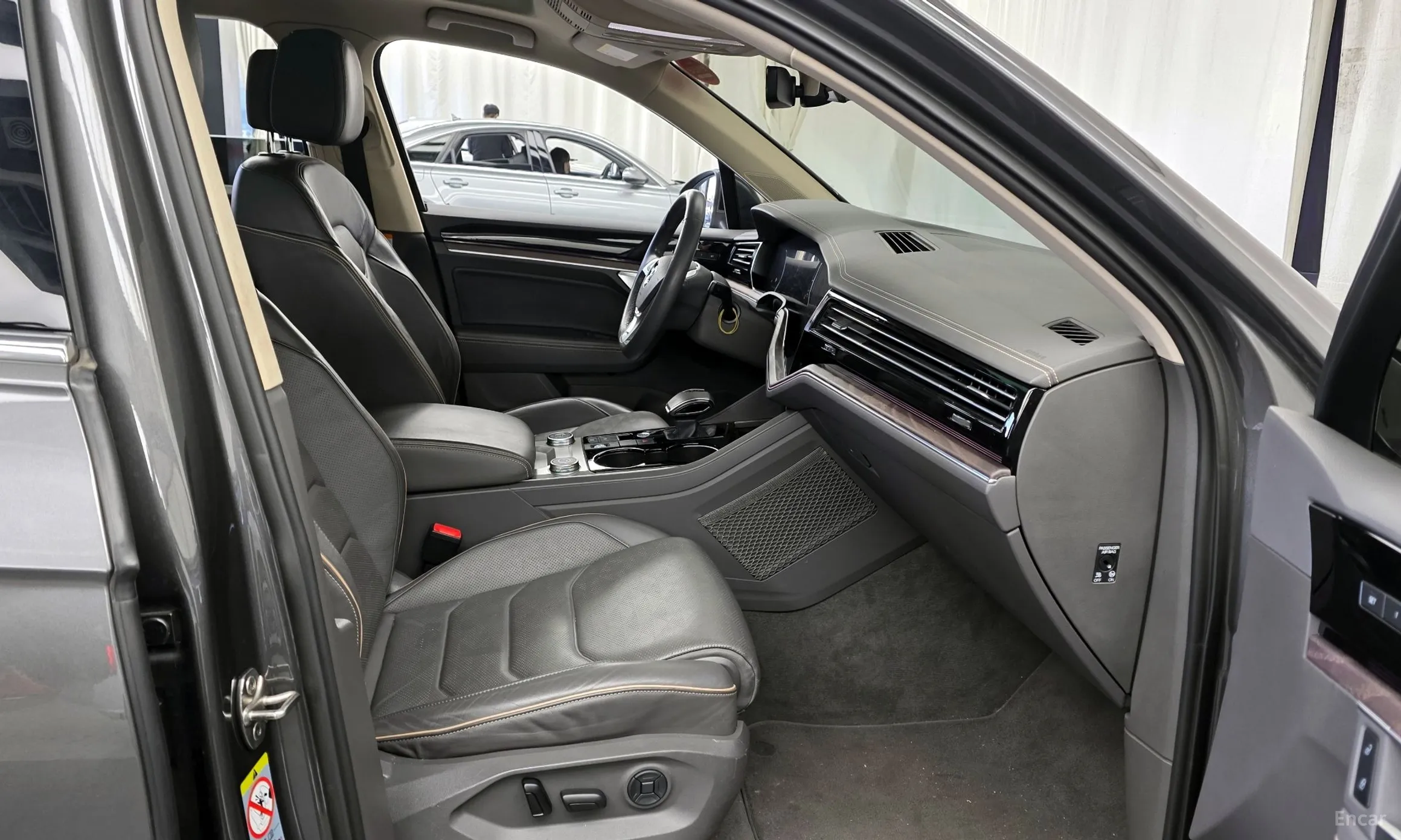 Volkswagen Touareg 3rd Generation превью 11