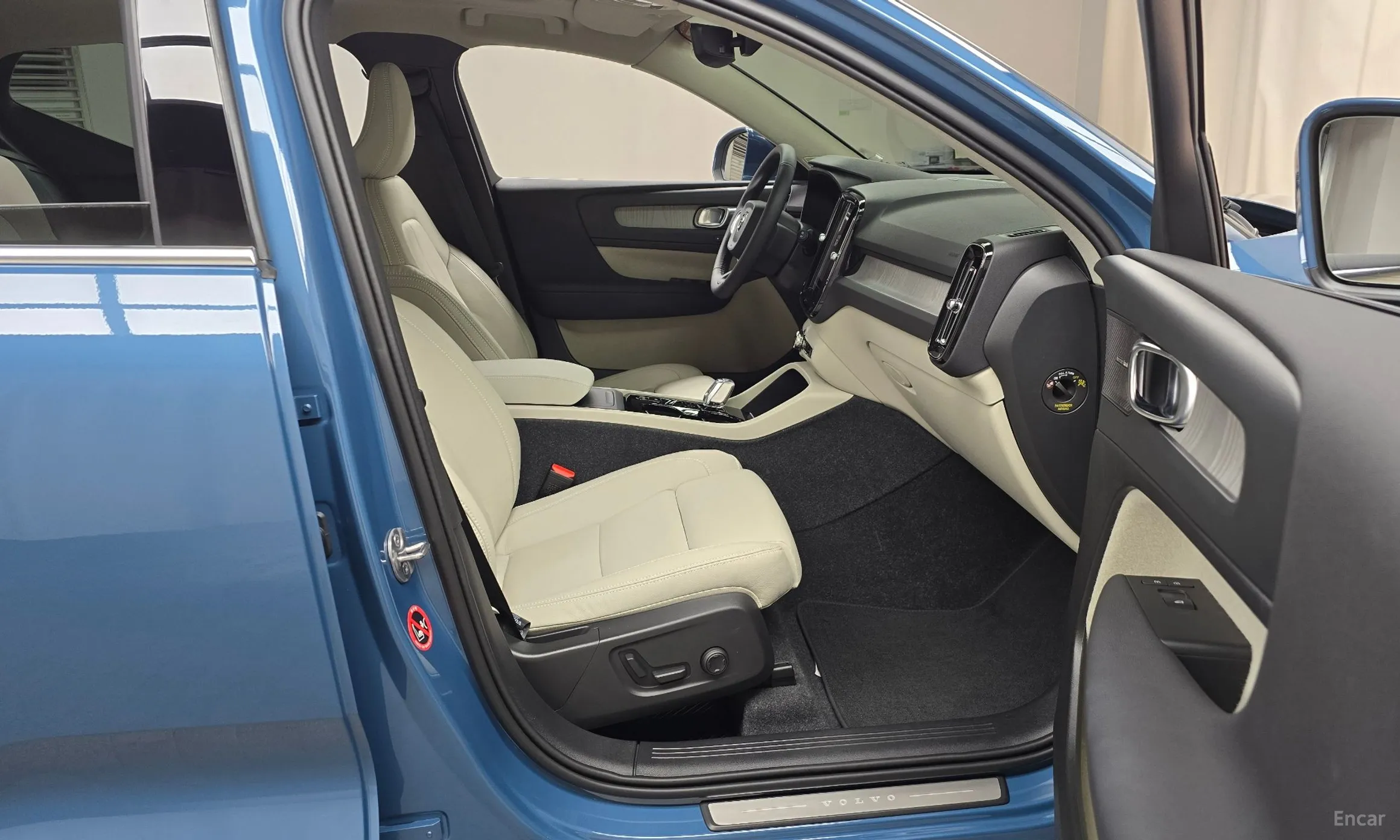 Volvo XC40 превью 11
