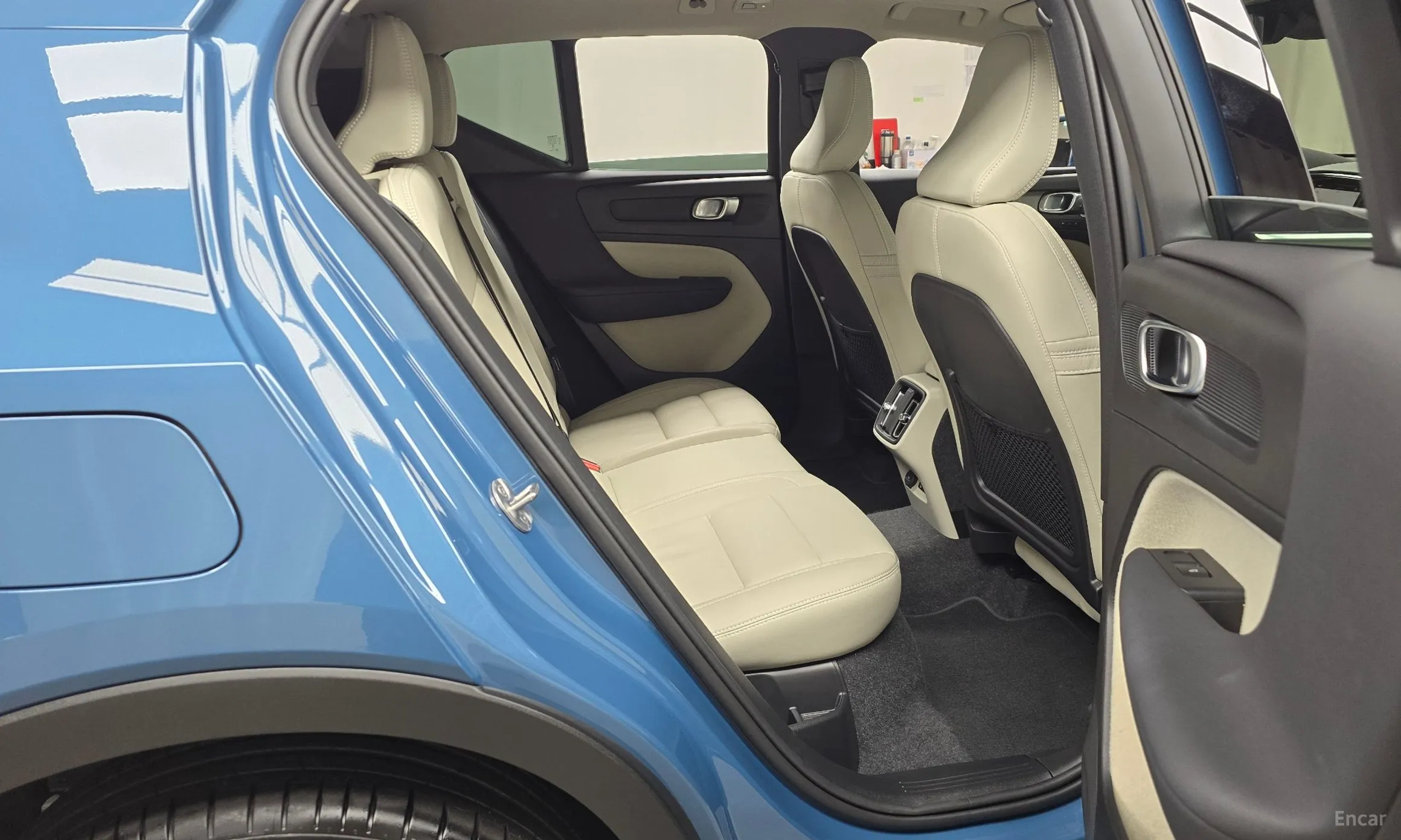Volvo XC40 превью 12