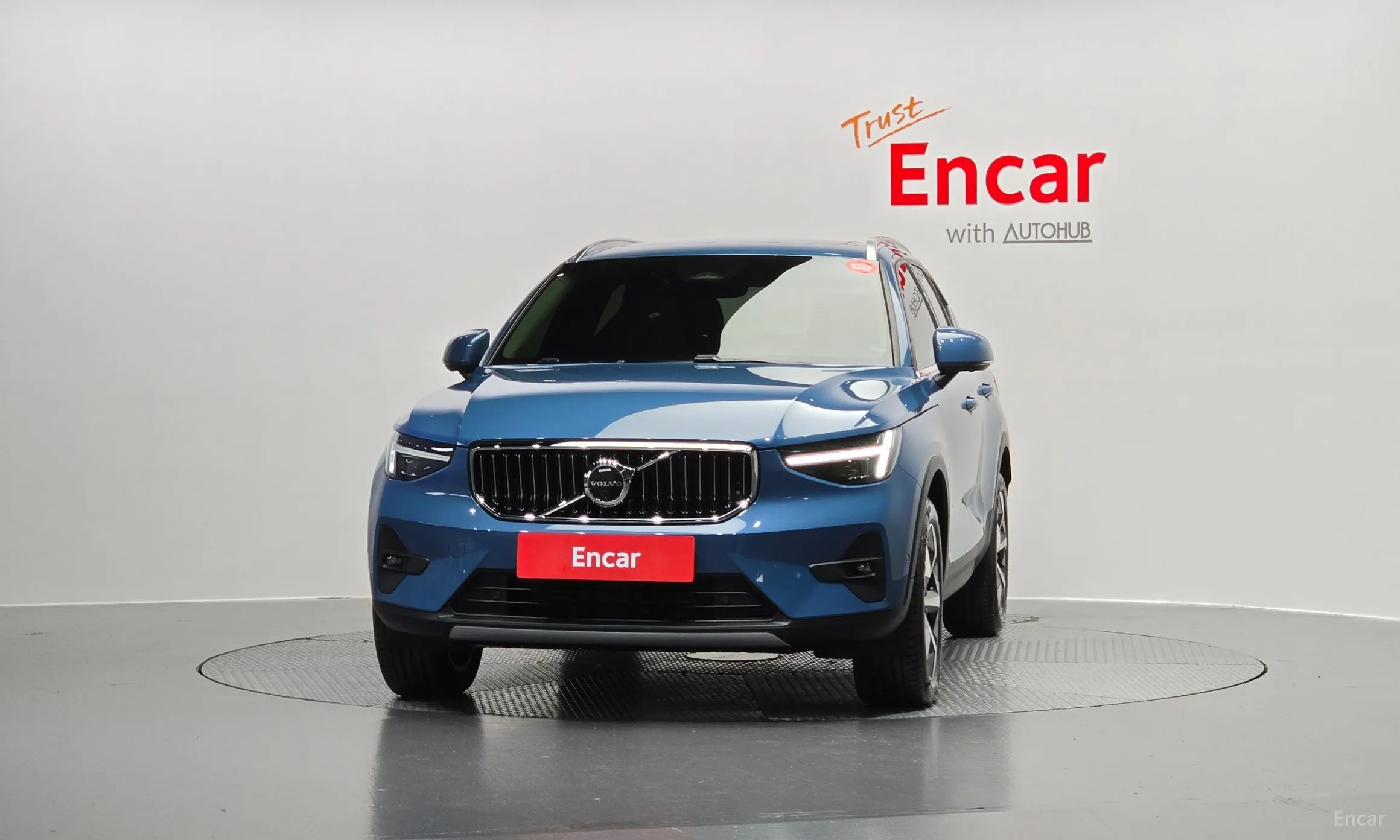 Volvo XC40 превью 3