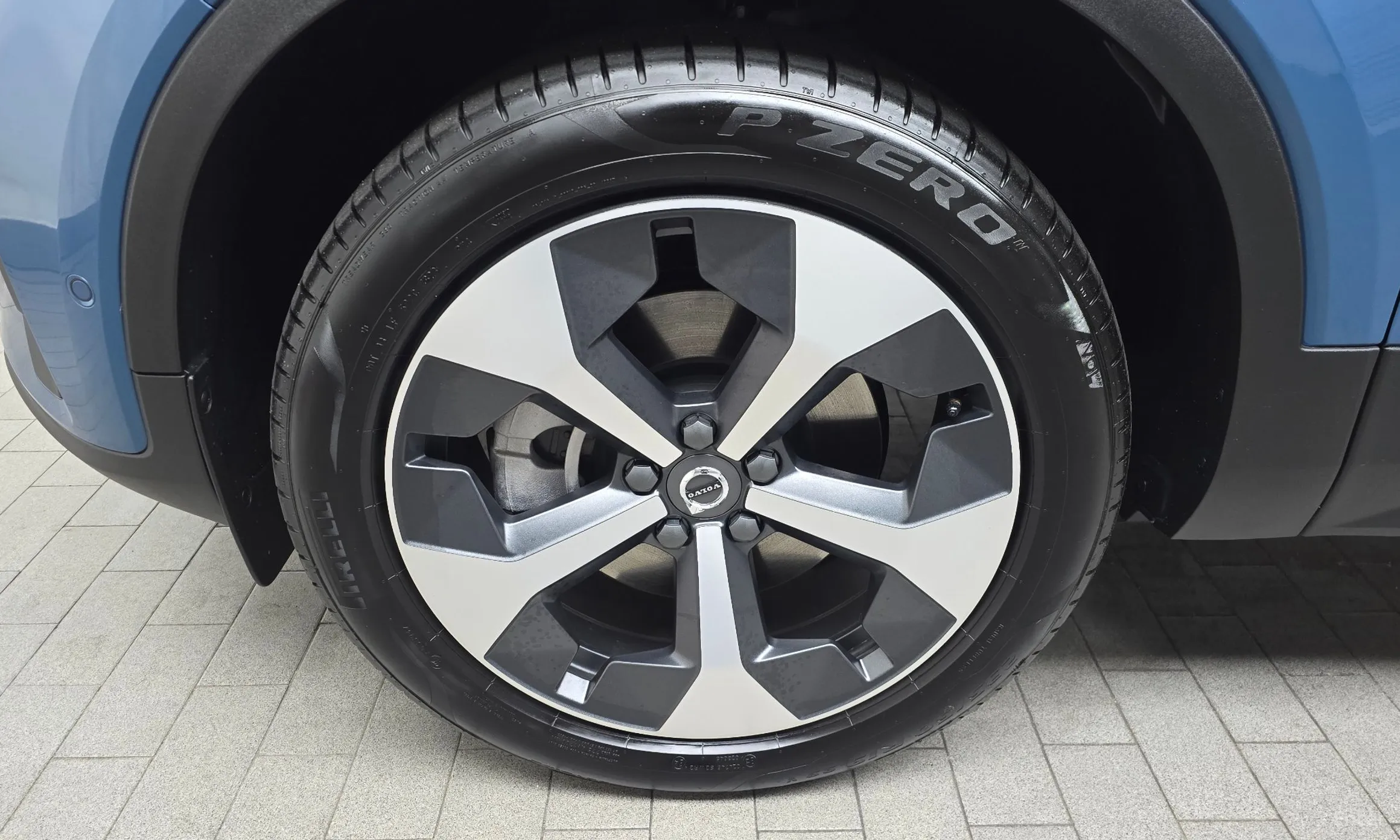 Volvo XC40 превью 5