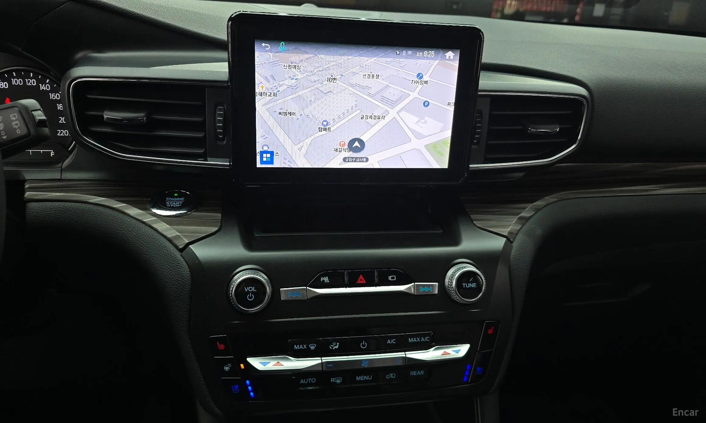 Ford Explorer 6th Generation превью 16