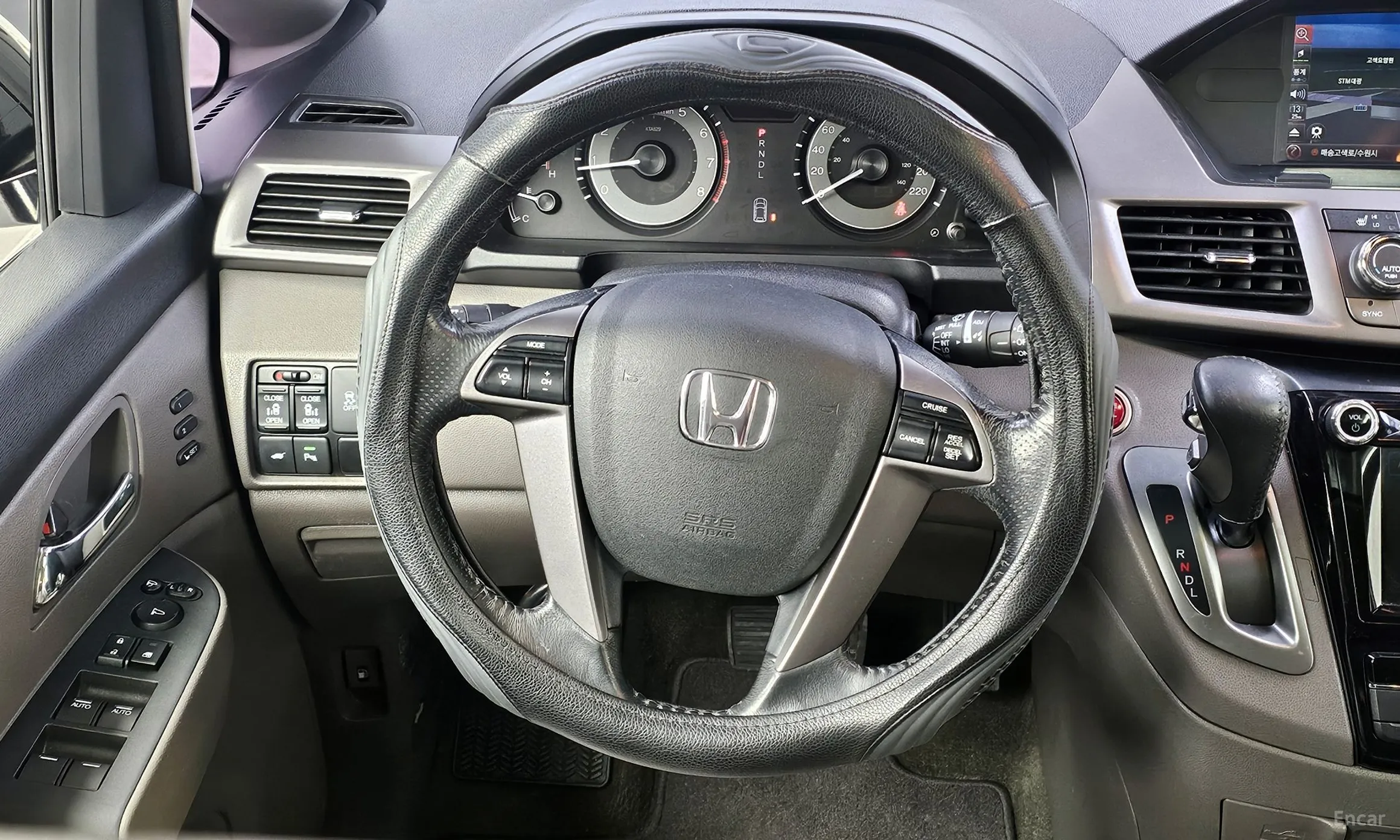 Honda Odyssey превью 13