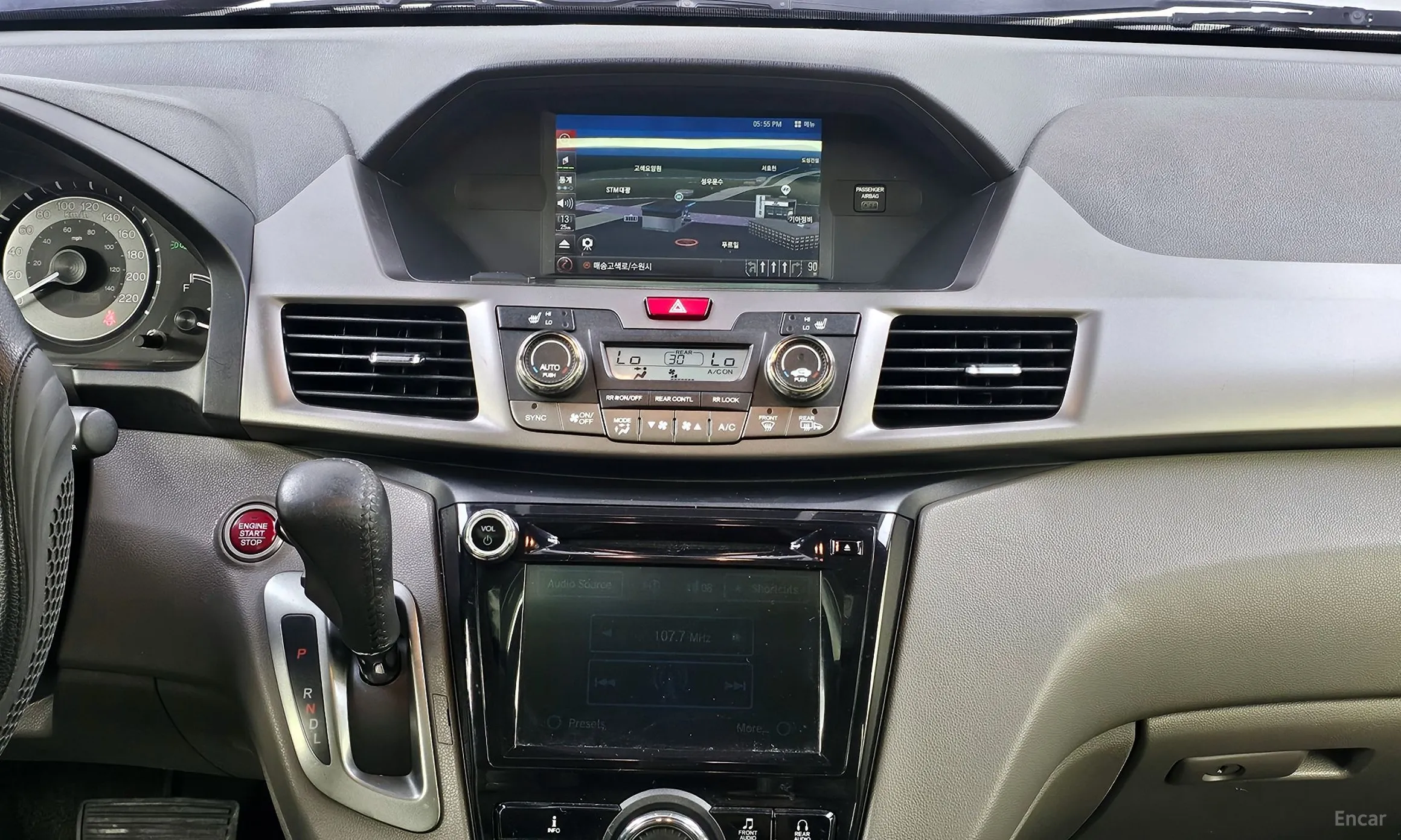 Honda Odyssey превью 14