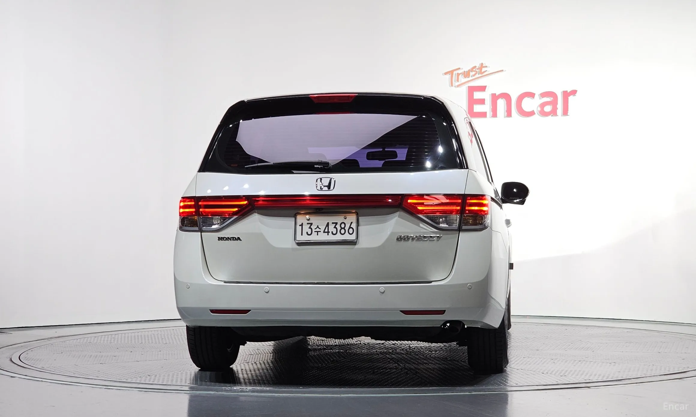 Honda Odyssey превью 4