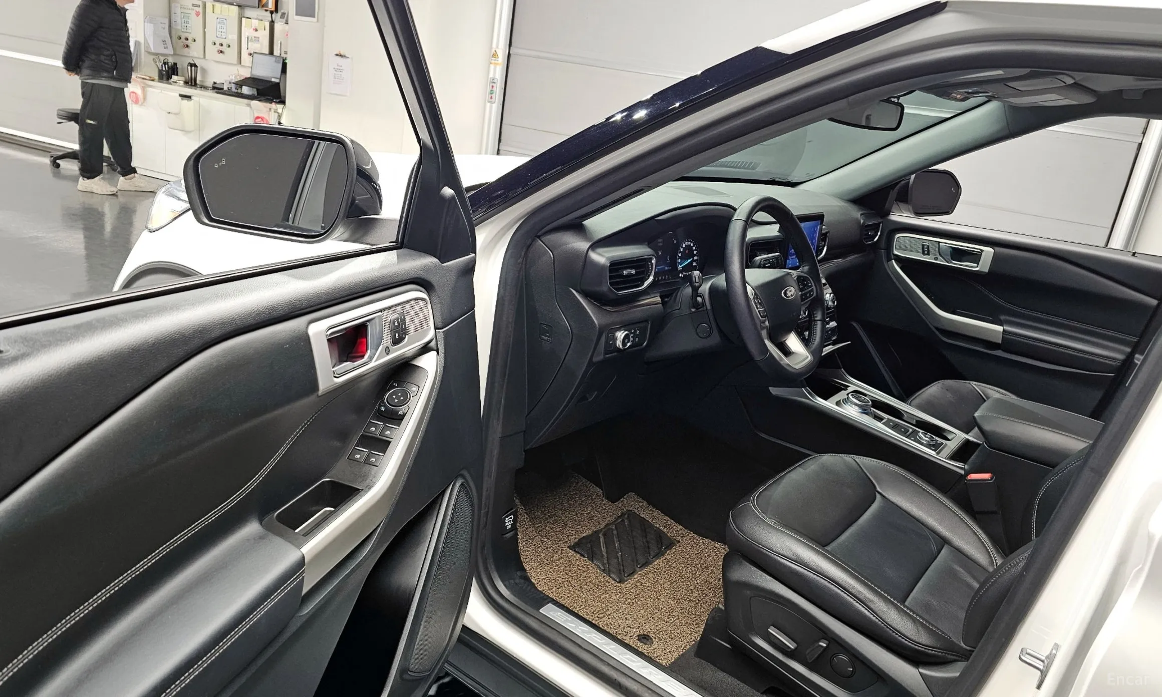 Ford Explorer 6th Generation превью 10