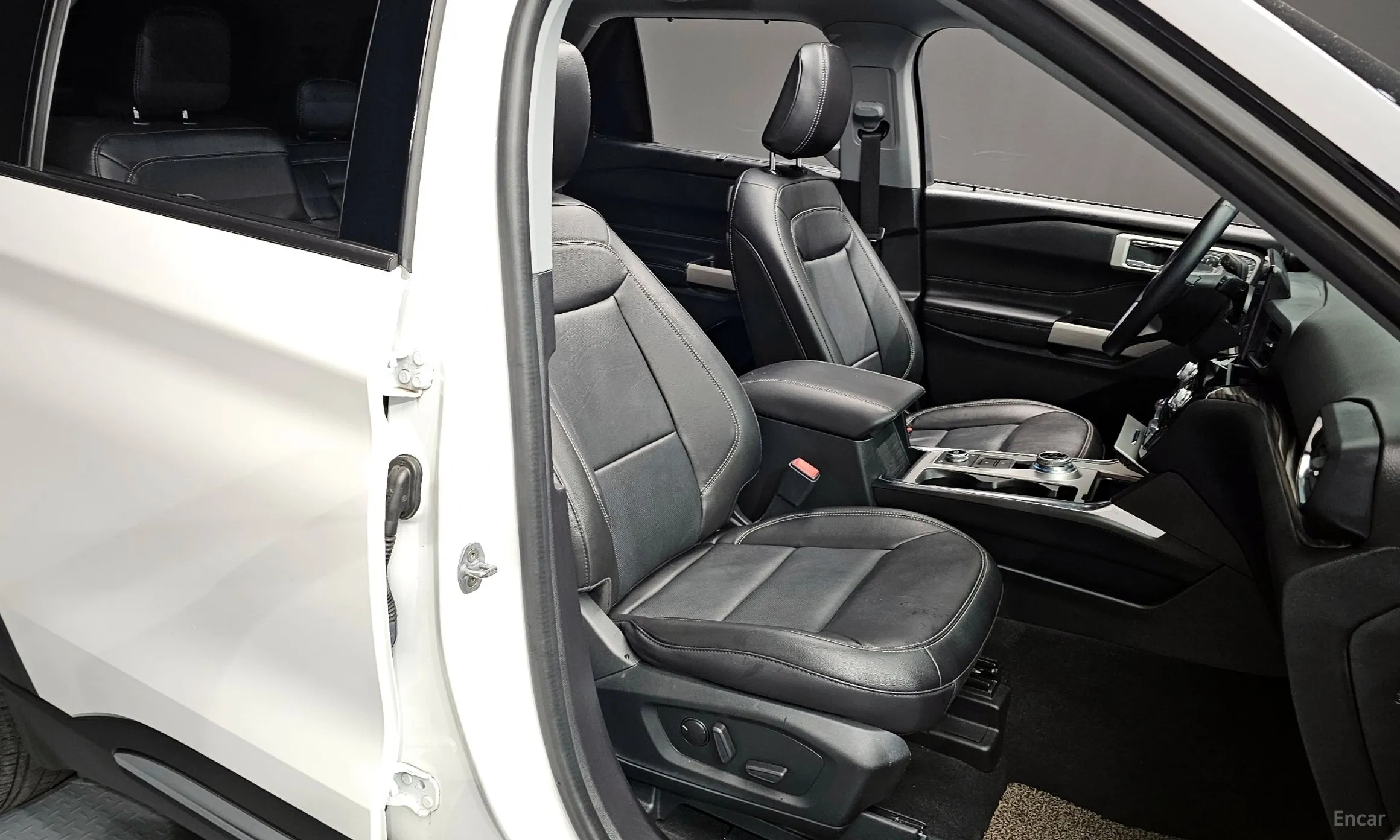 Ford Explorer 6th Generation превью 12