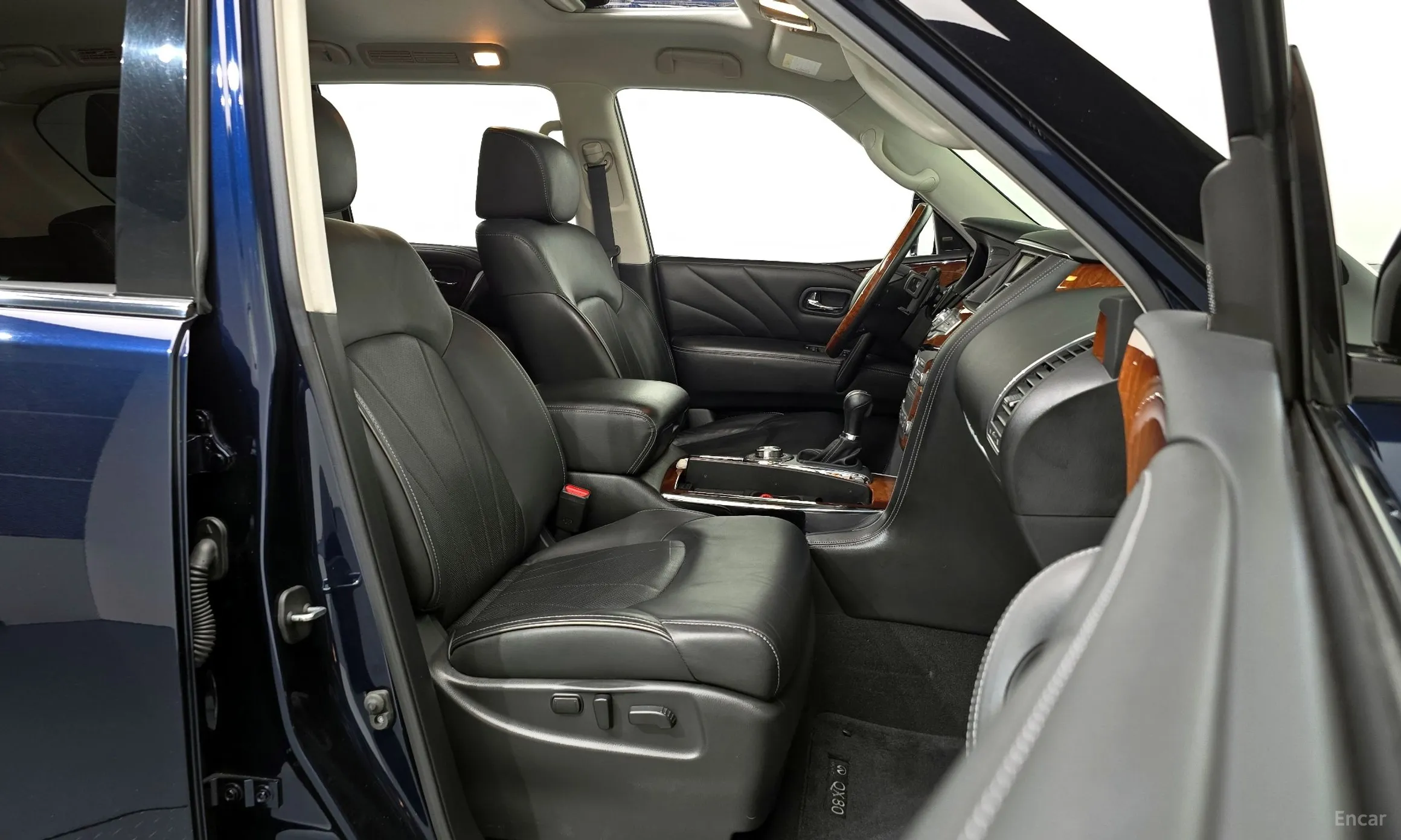 Infiniti QX80 превью 10