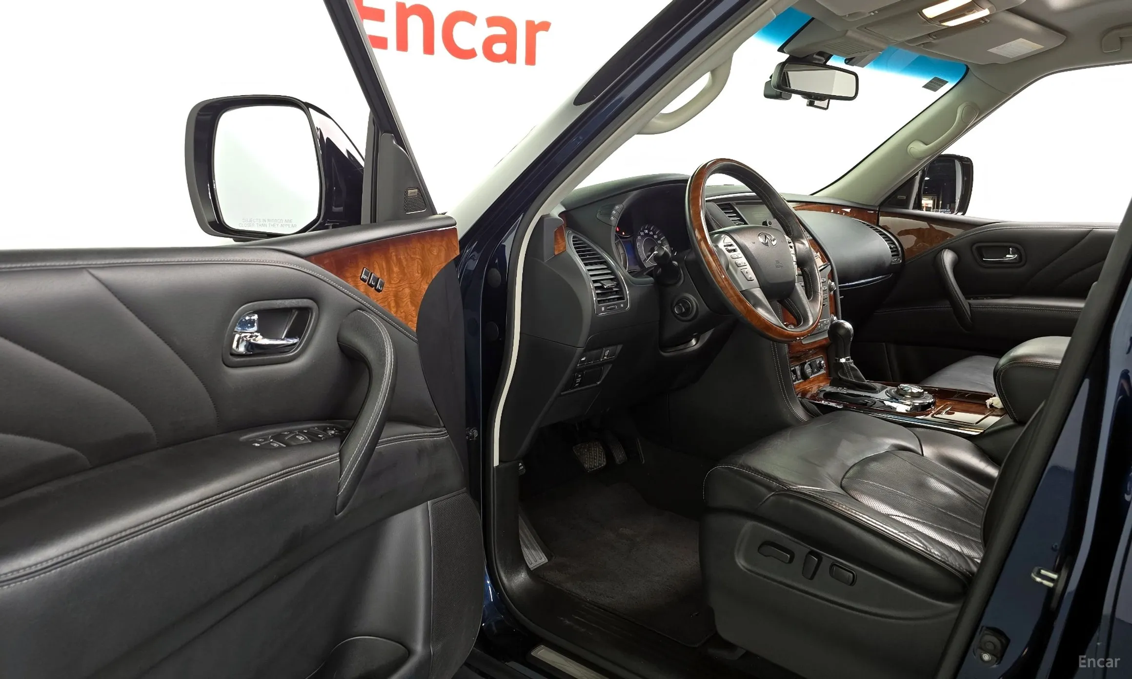Infiniti QX80 превью 11