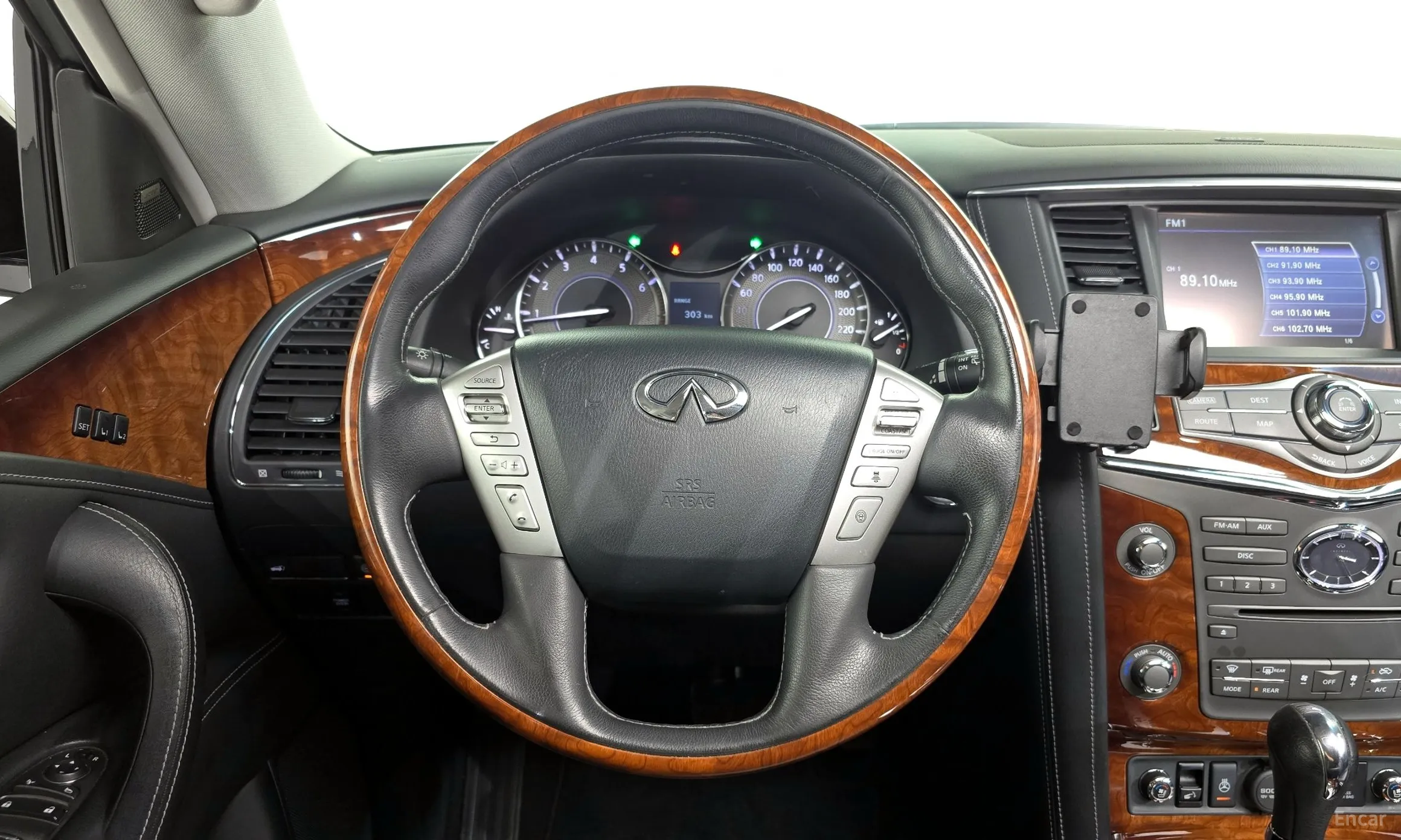 Infiniti QX80 превью 13