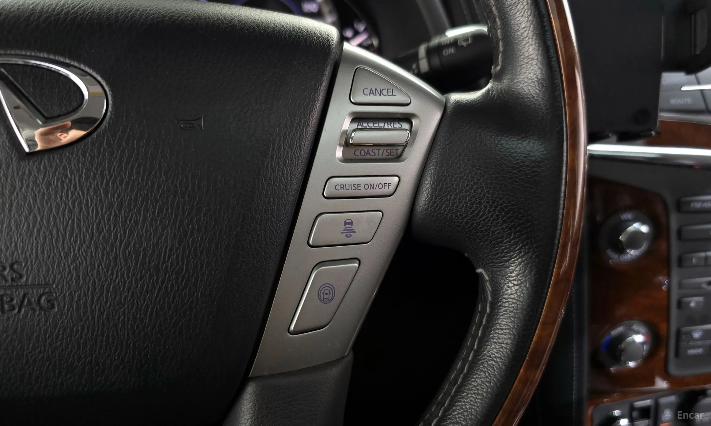 Infiniti QX80 превью 18