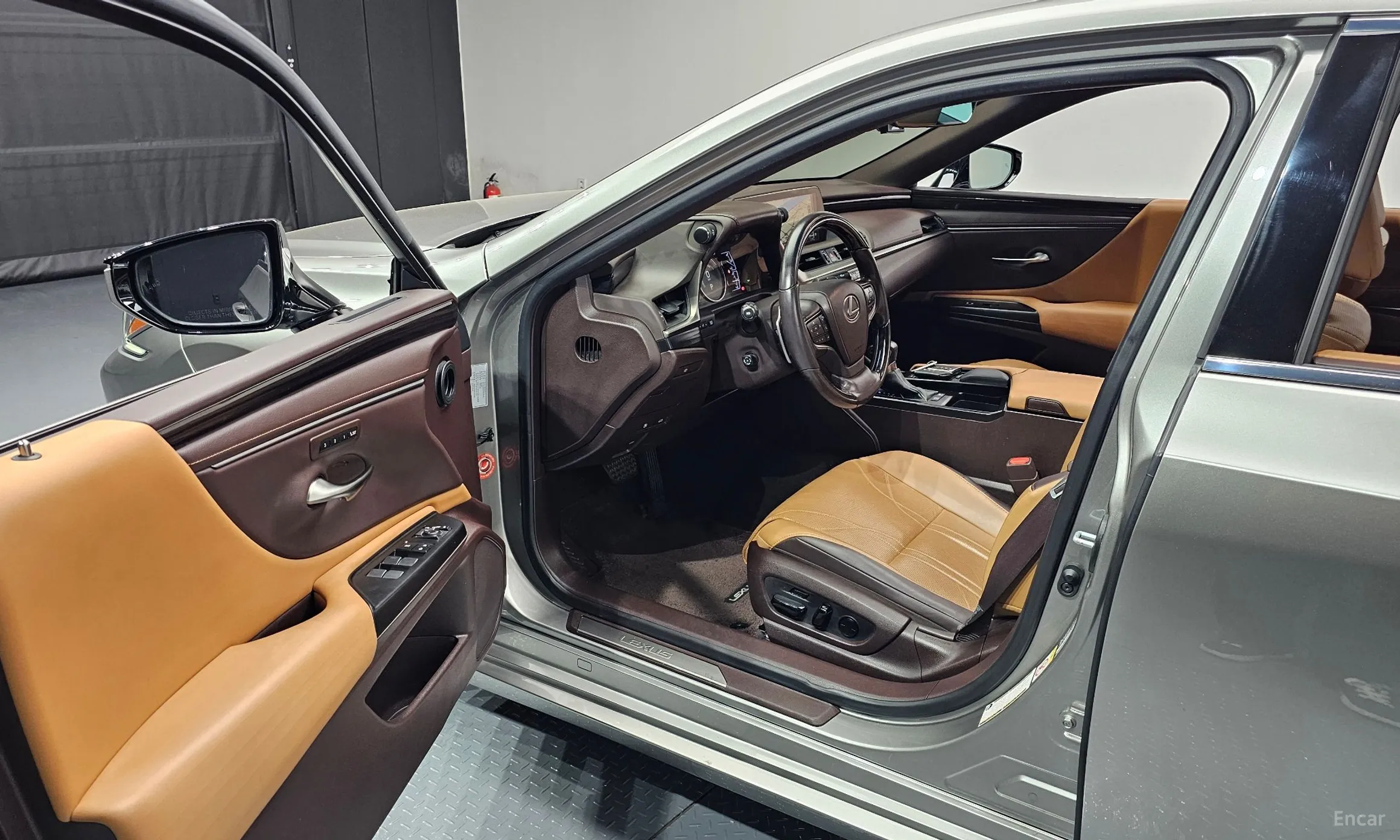 Lexus ES300h 7th Generation превью 11