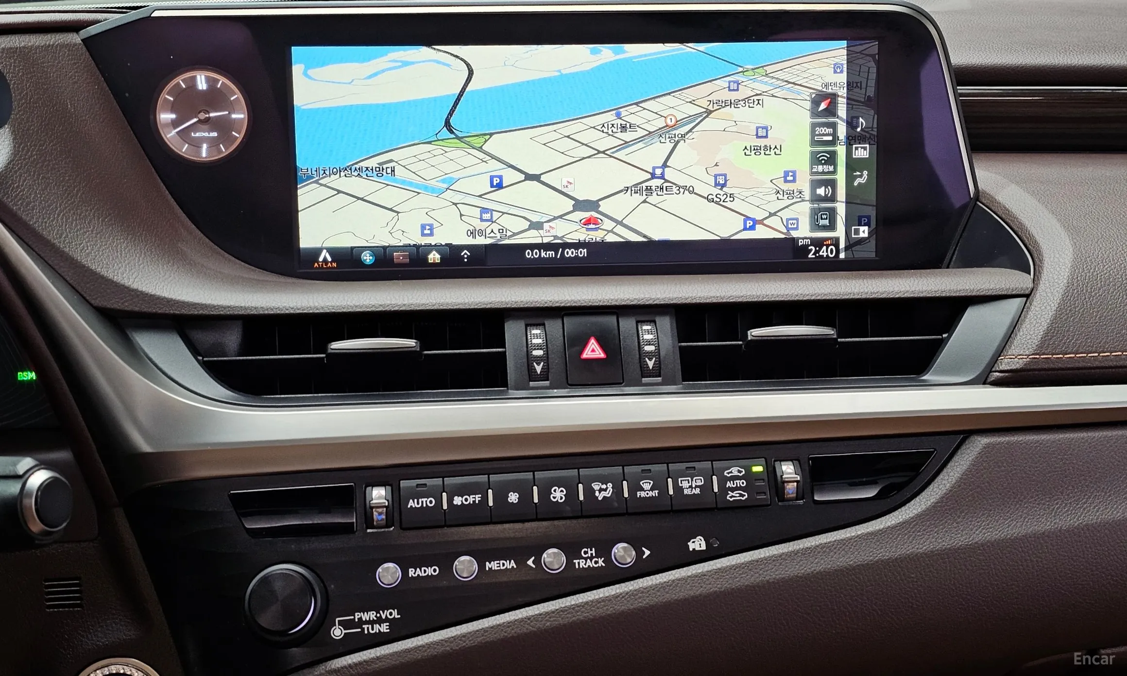 Lexus ES300h 7th Generation превью 14