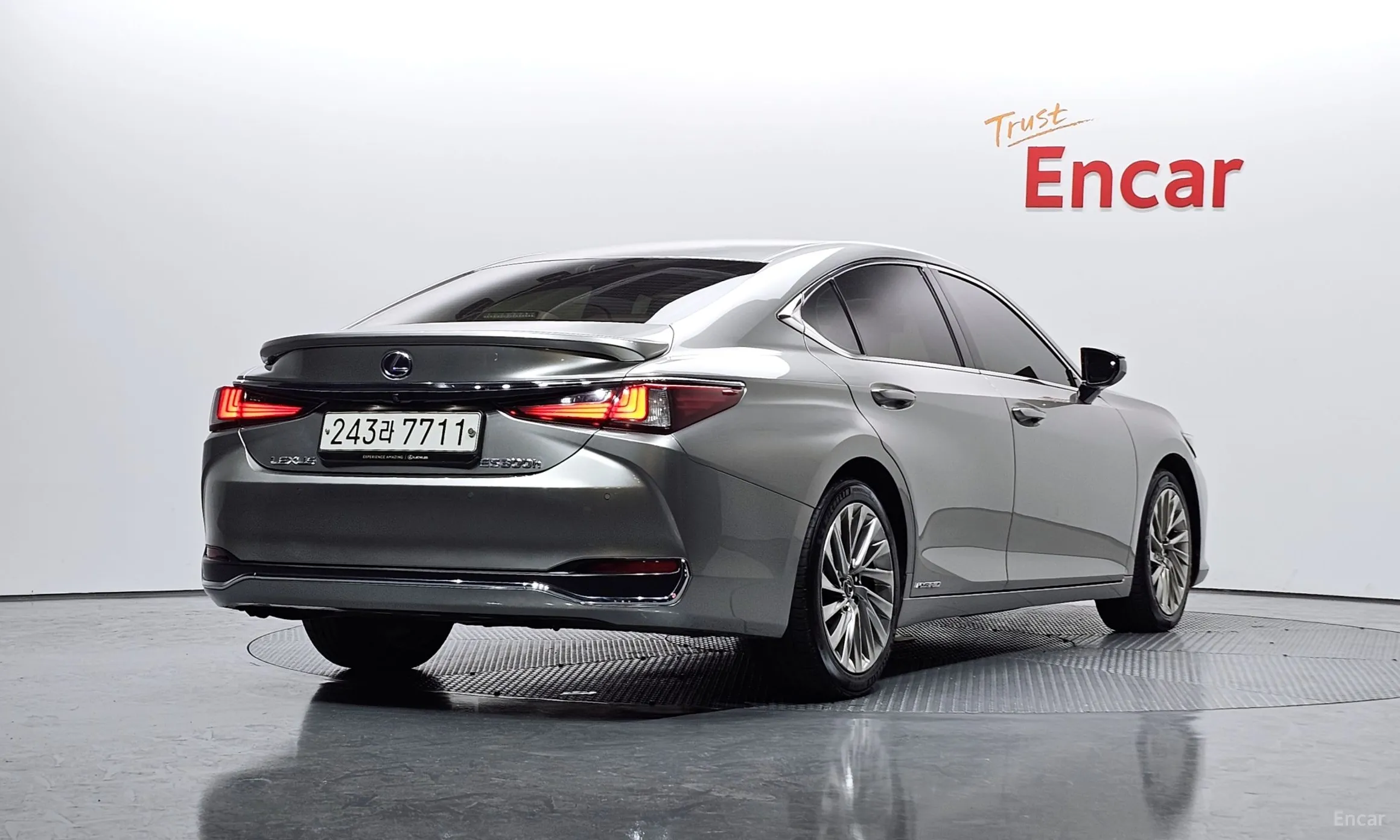 Lexus ES300h 7th Generation