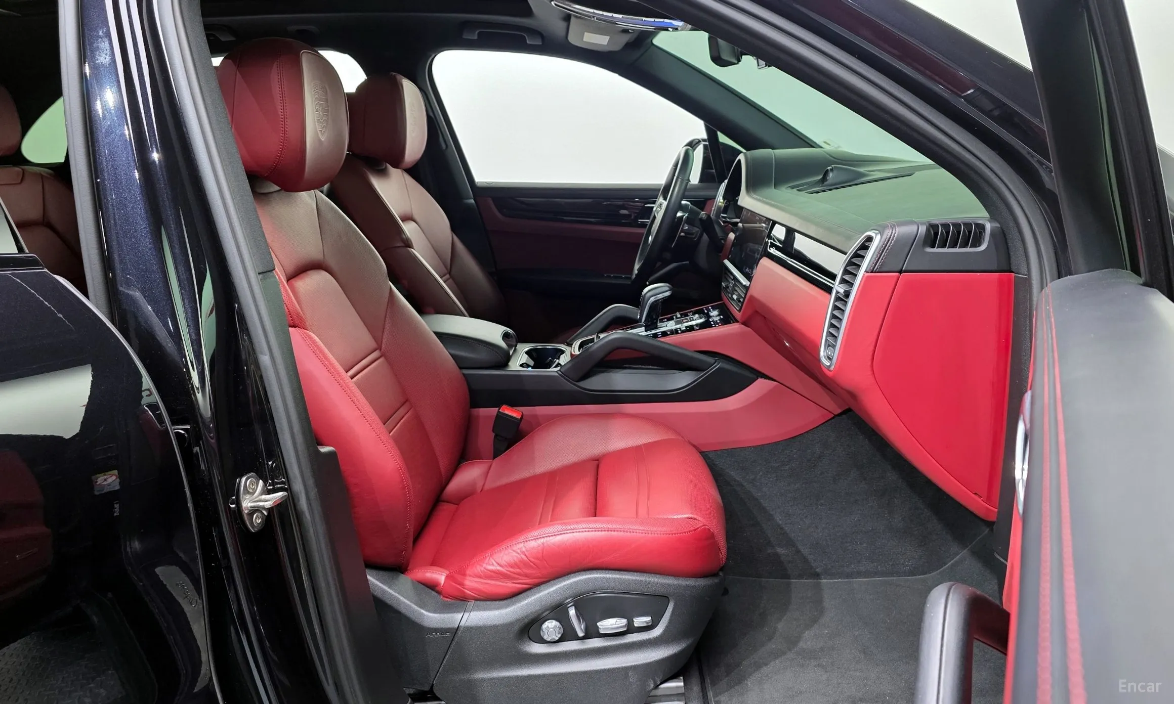 Porsche Cayenne (PO536) превью 11