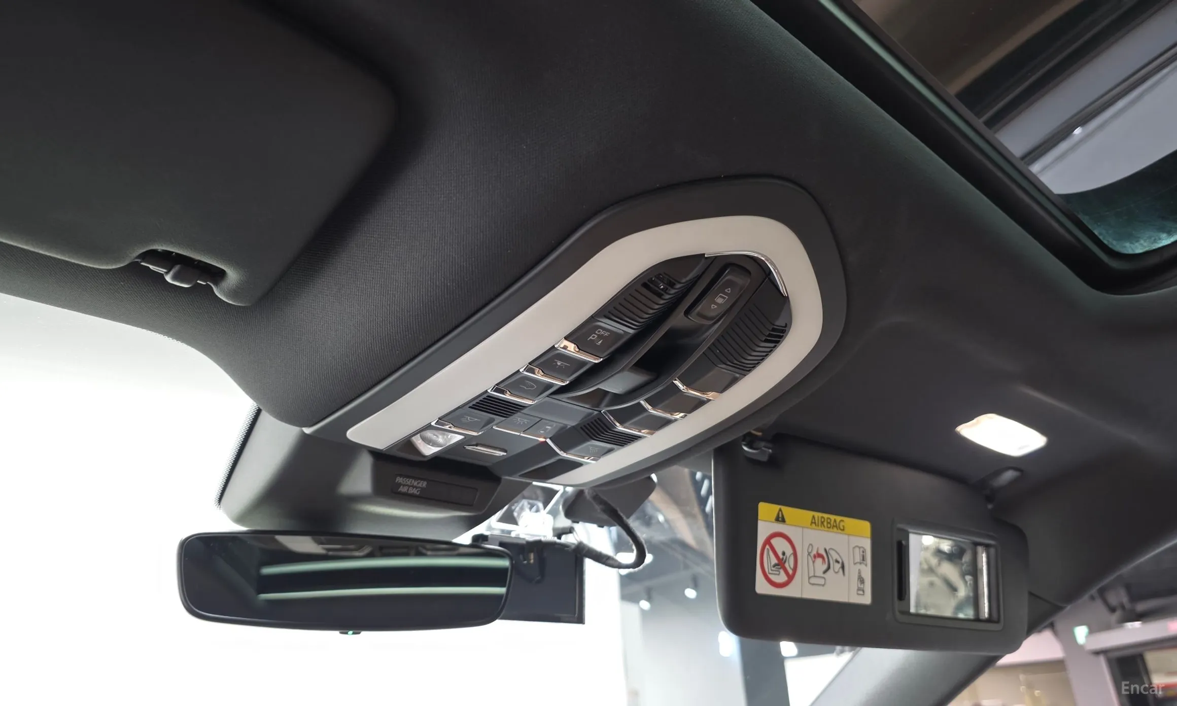 Porsche Macan превью 17