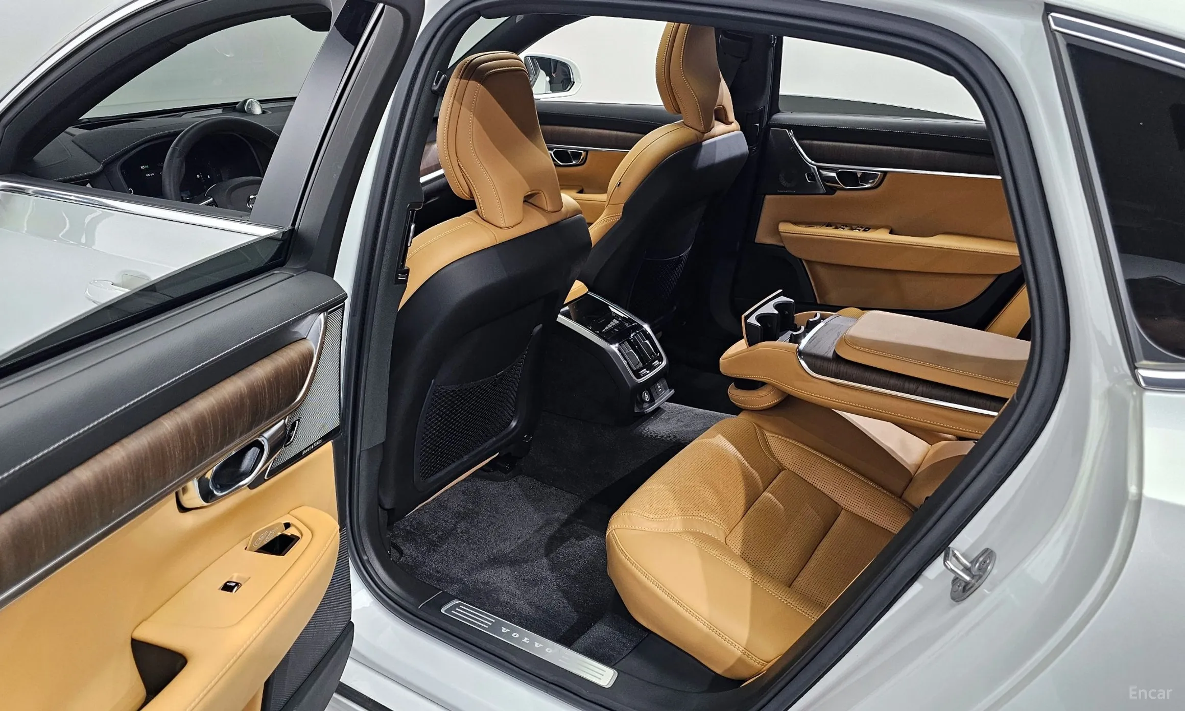 Volvo S90 превью 11