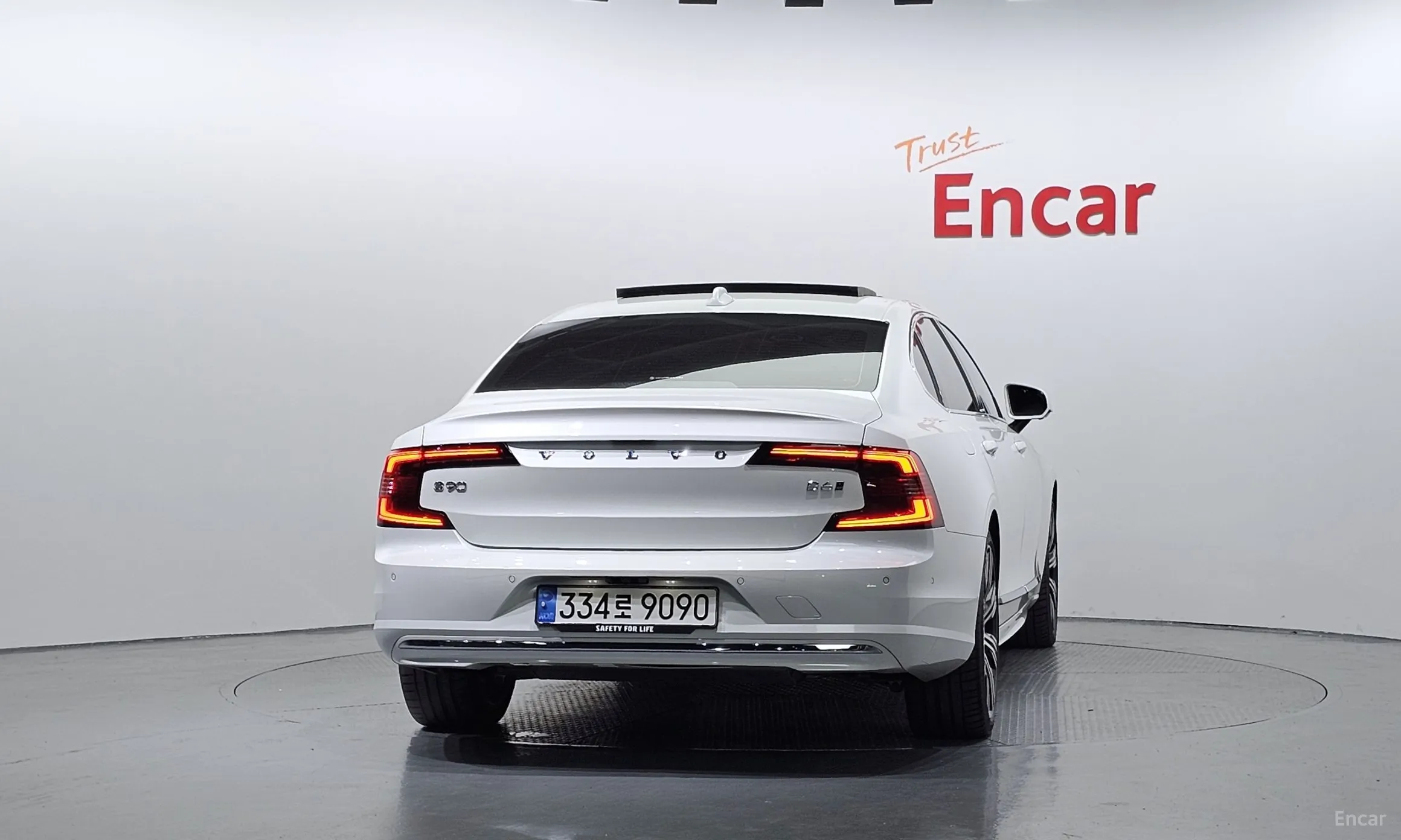 Volvo S90 превью 4