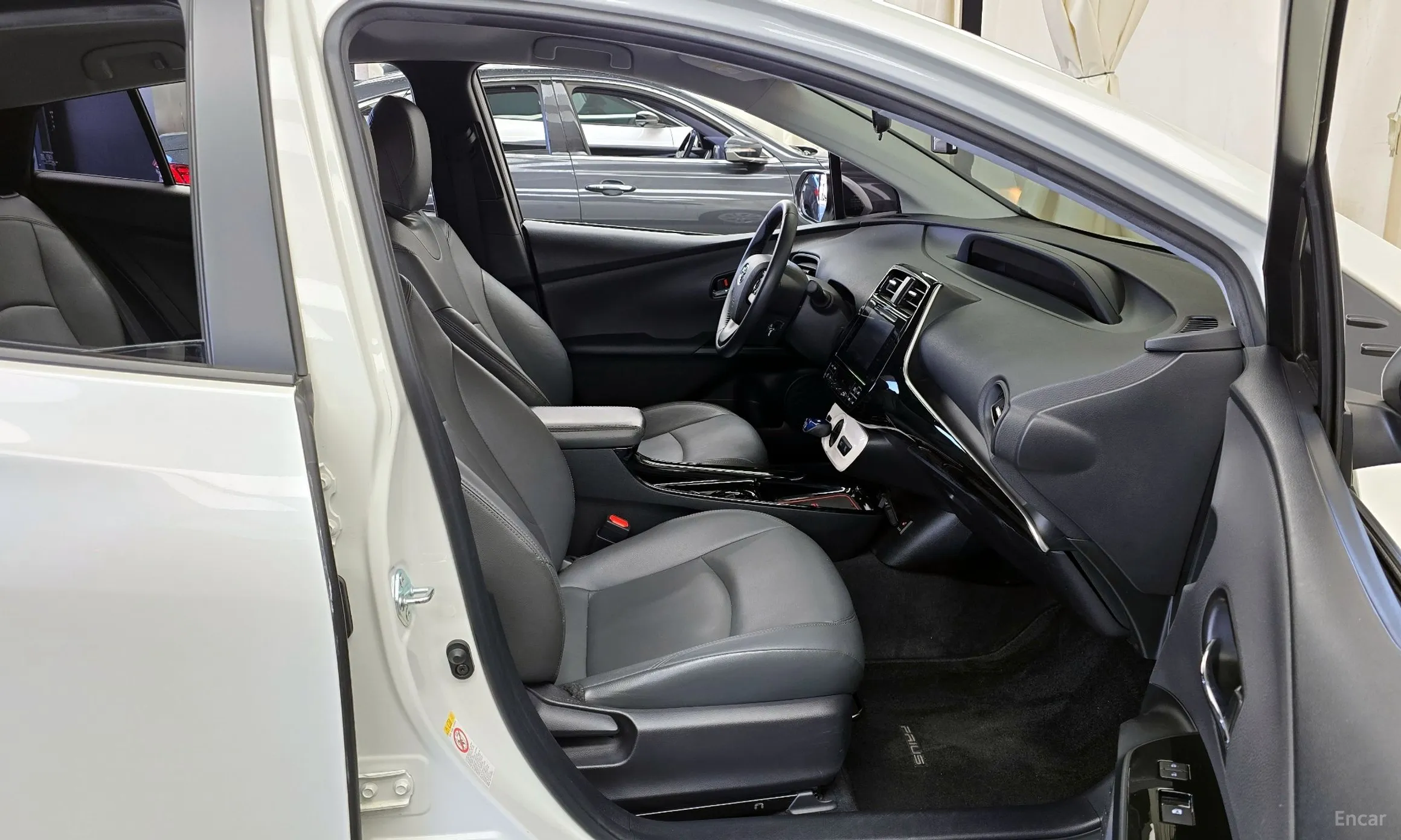 Toyota Prius 4th Generation превью 11