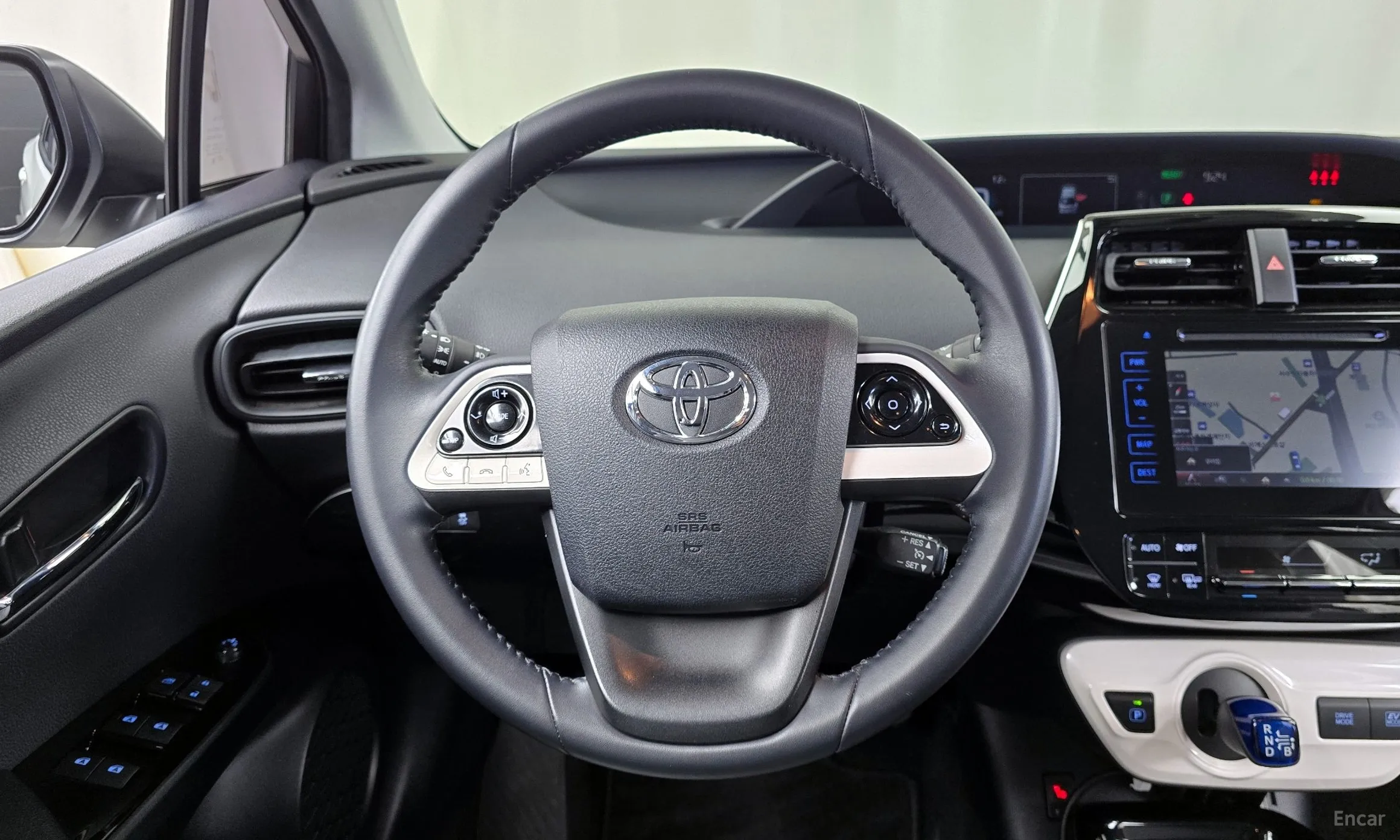 Toyota Prius 4th Generation превью 13