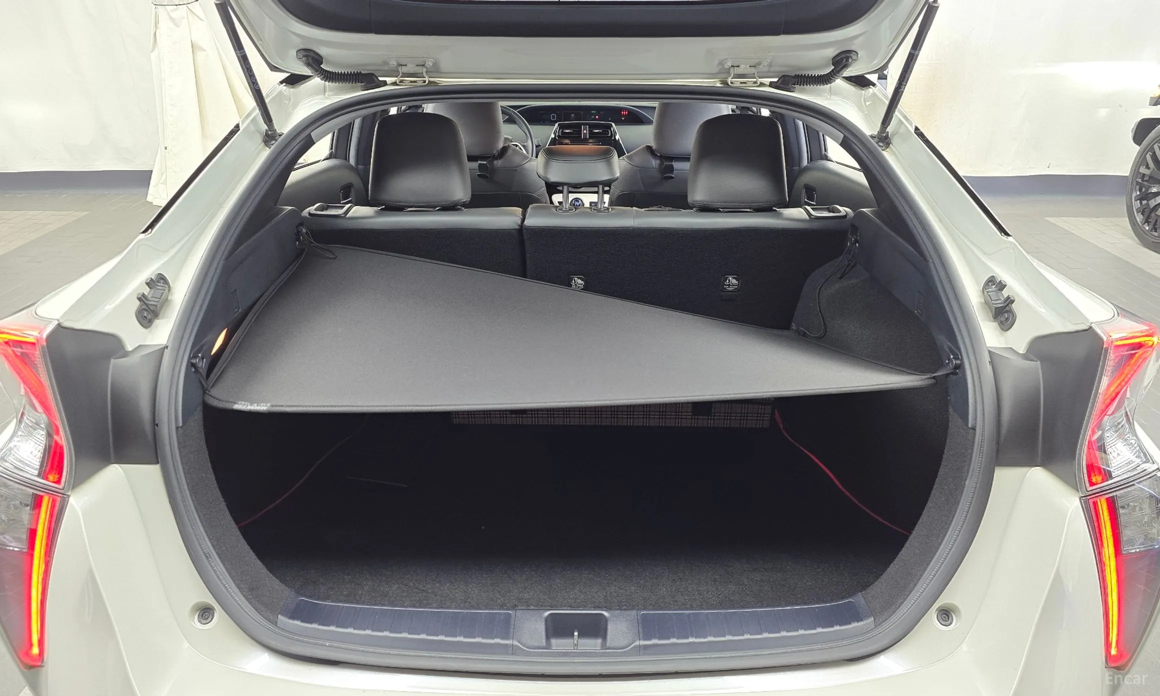 Toyota Prius 4th Generation превью 20