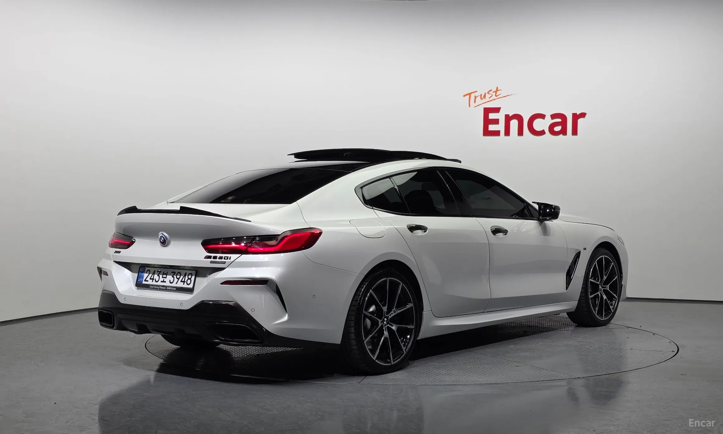 BMW 8-series (G15)