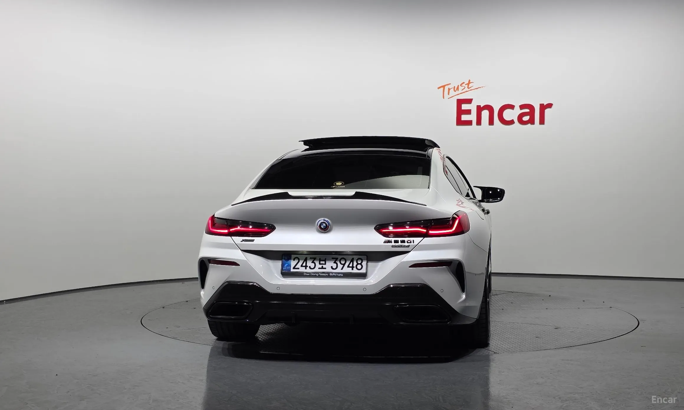 BMW 8-series (G15) превью 4