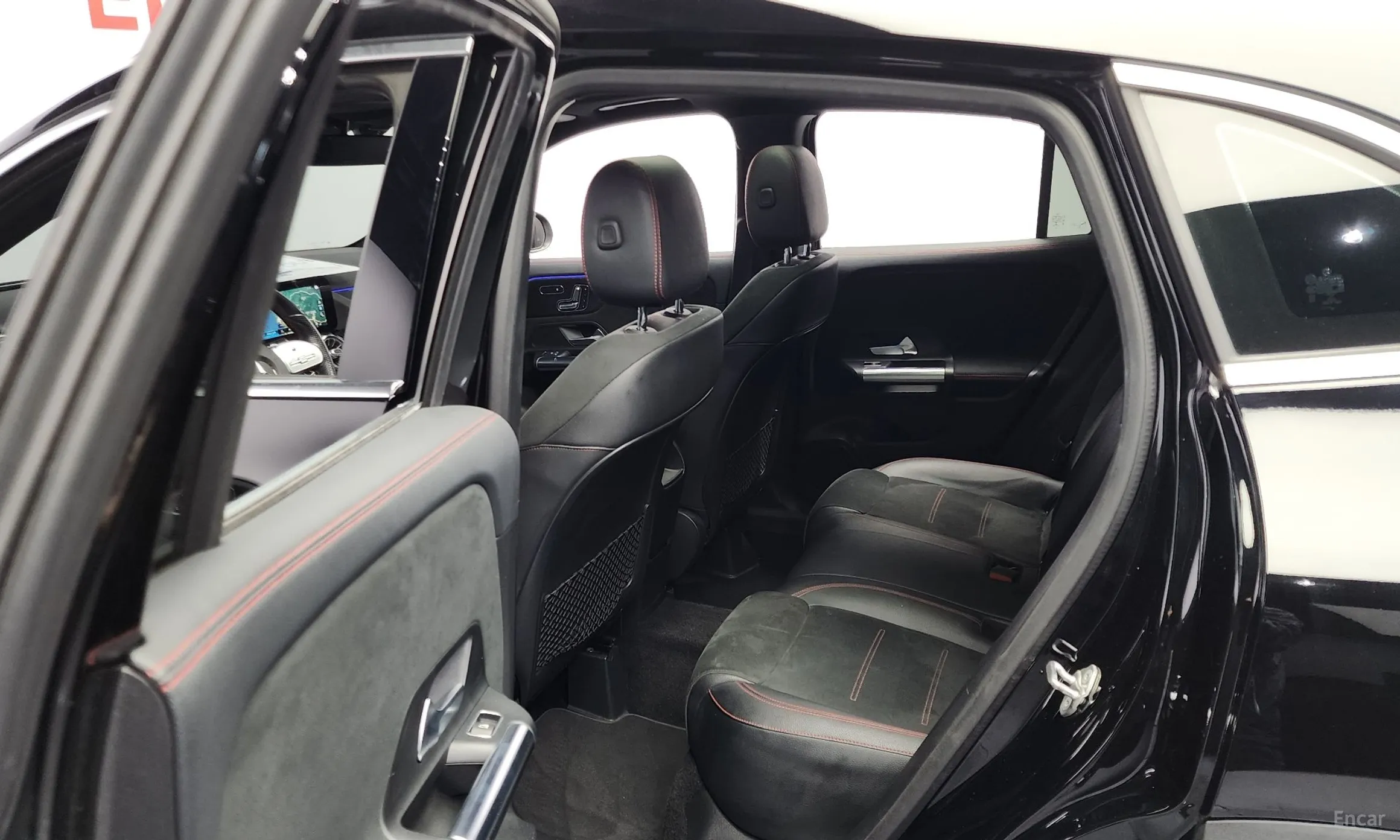 Mercedes Benz GLA-Class H247 превью 12
