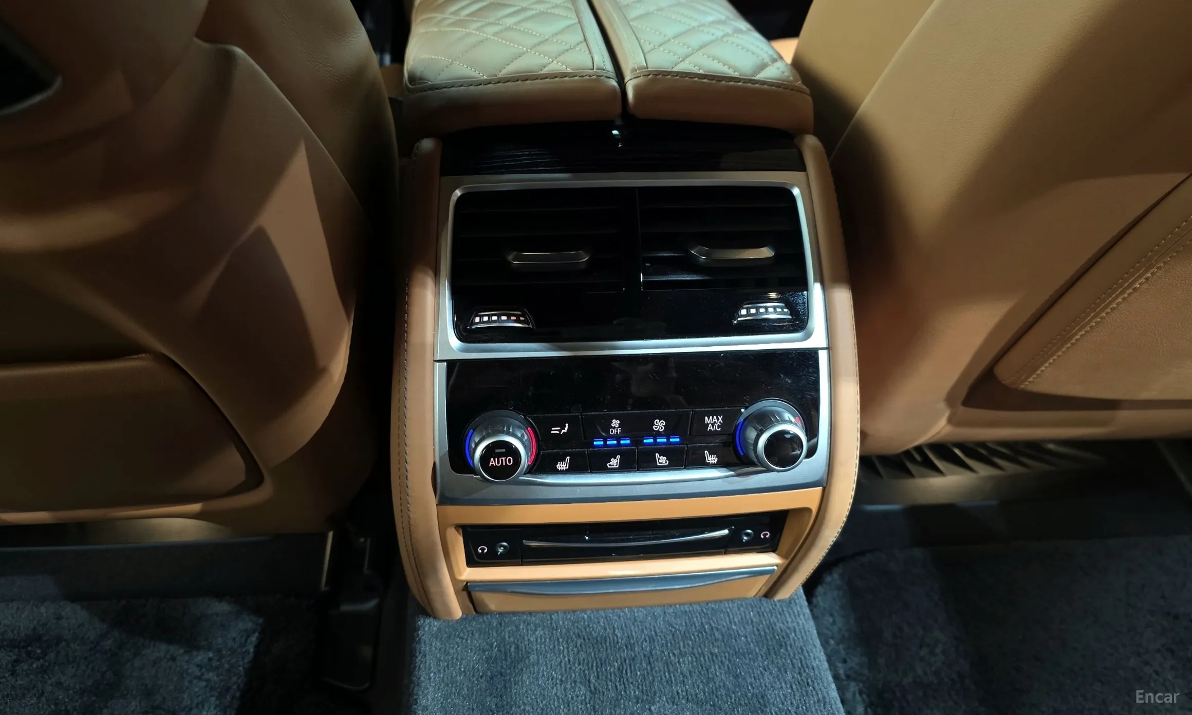 BMW 7 Series (G11) превью 19