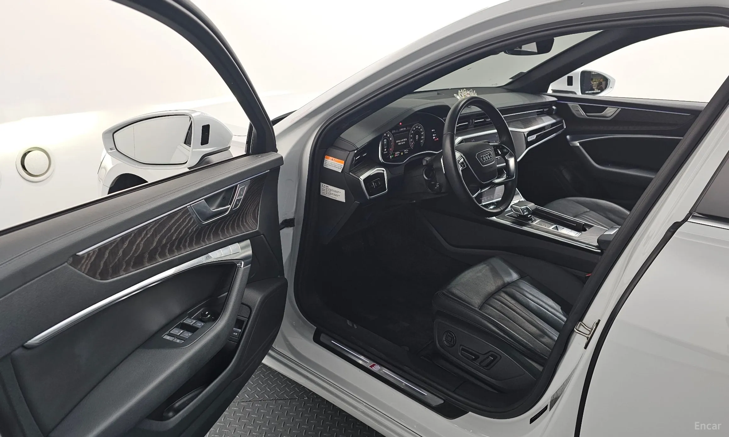 Audi A6 (C8) превью 10