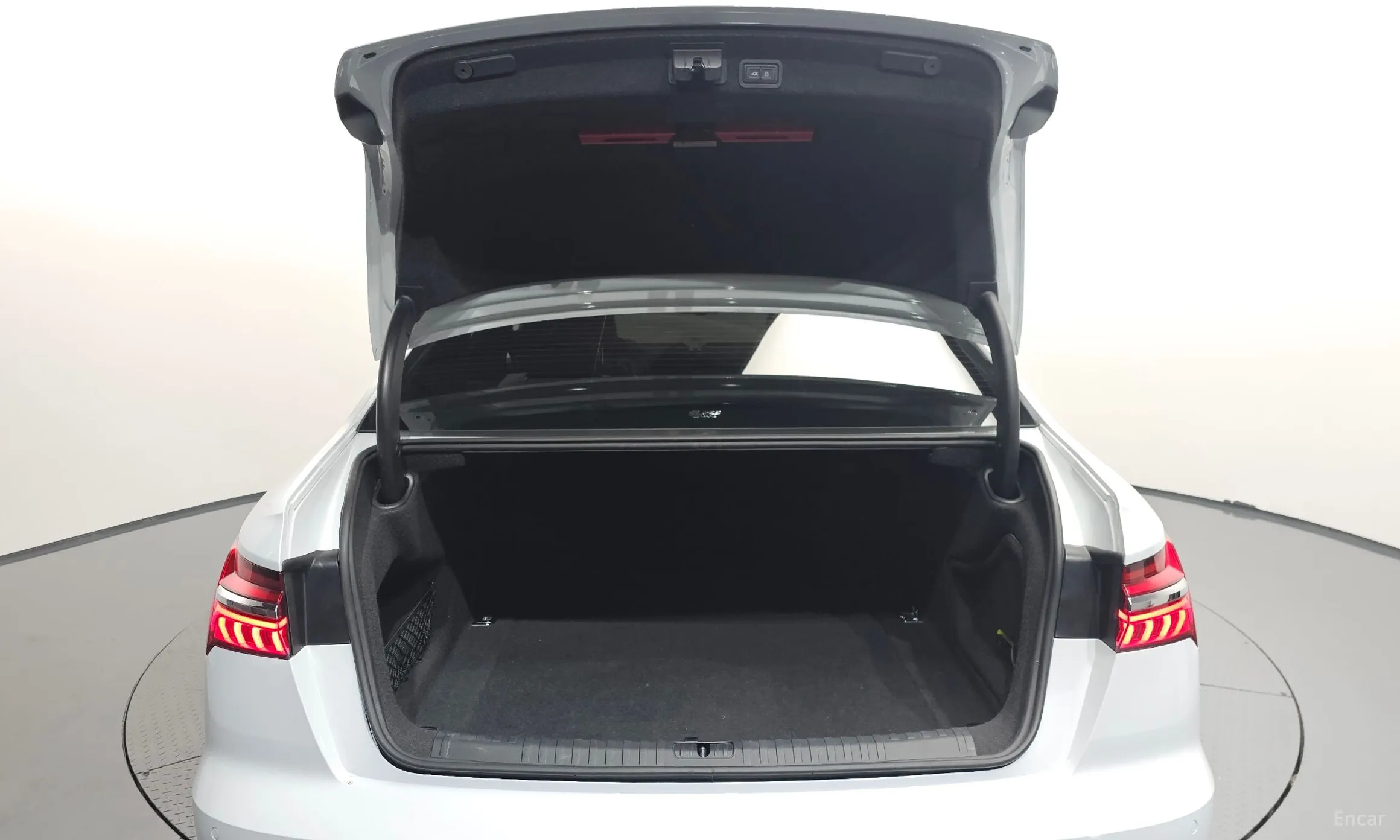 Audi A6 (C8) превью 20