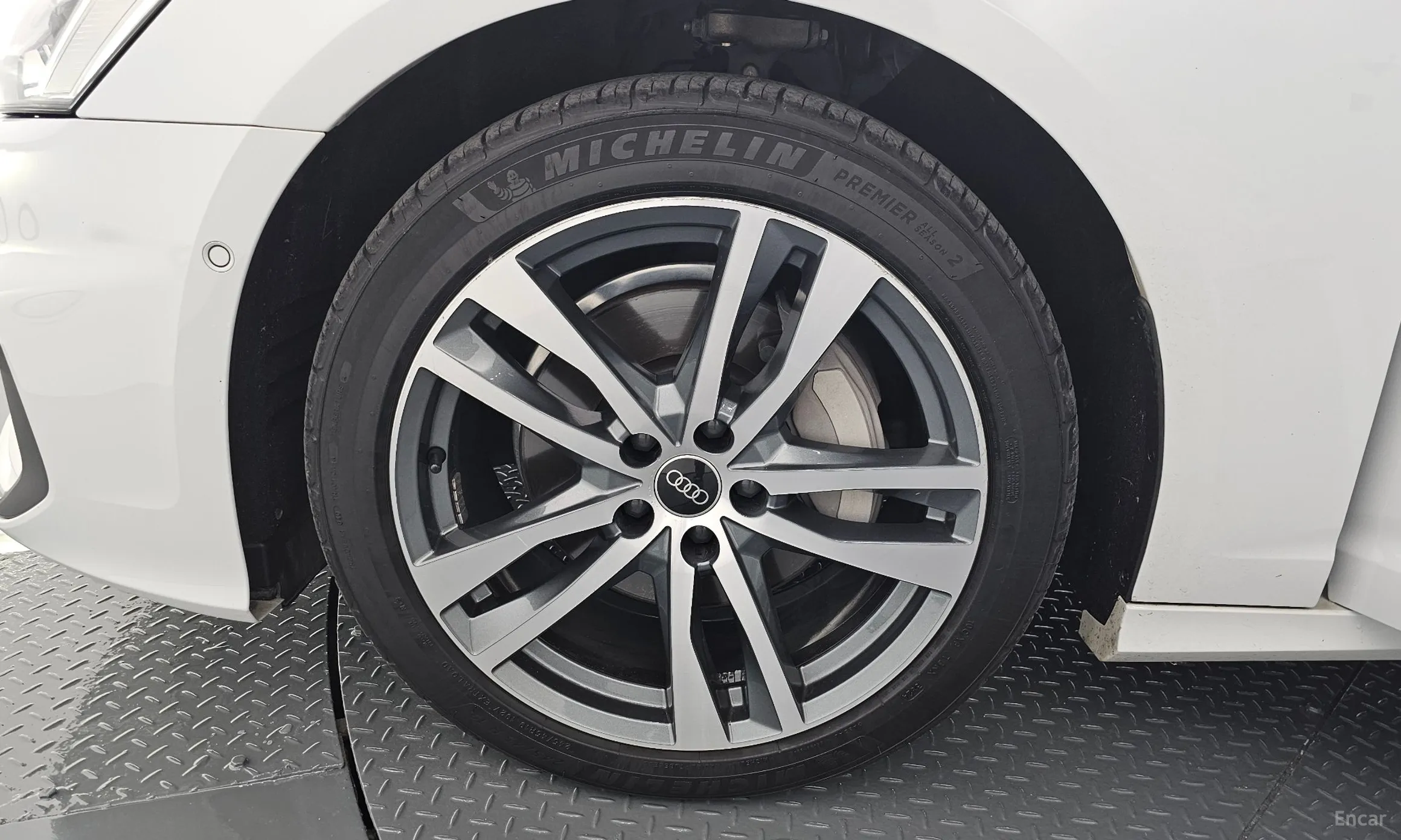 Audi A6 (C8) превью 5
