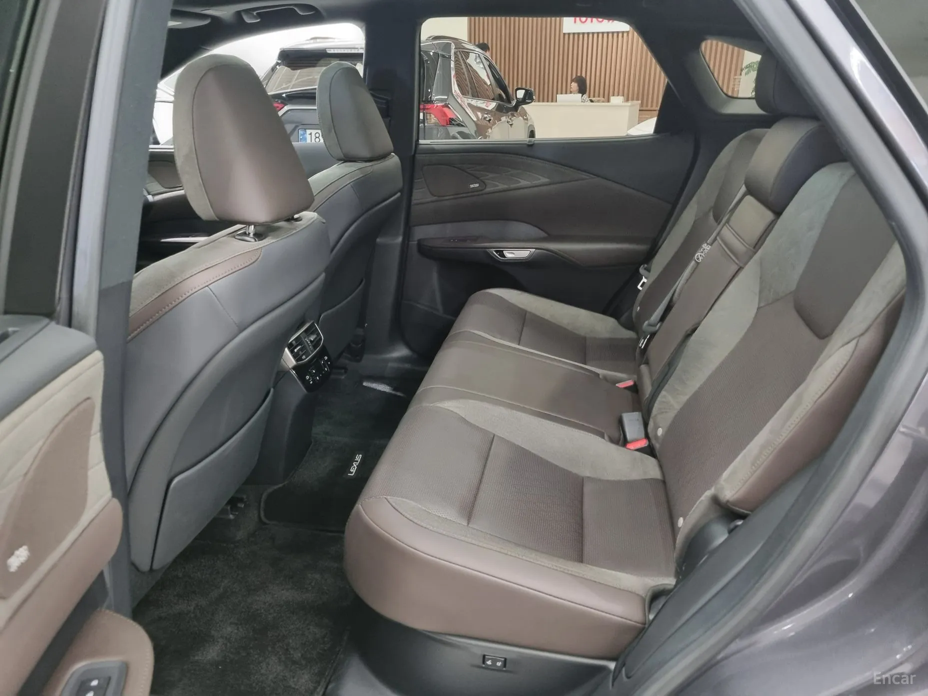 Lexus RX450h + 5th Gen превью 11