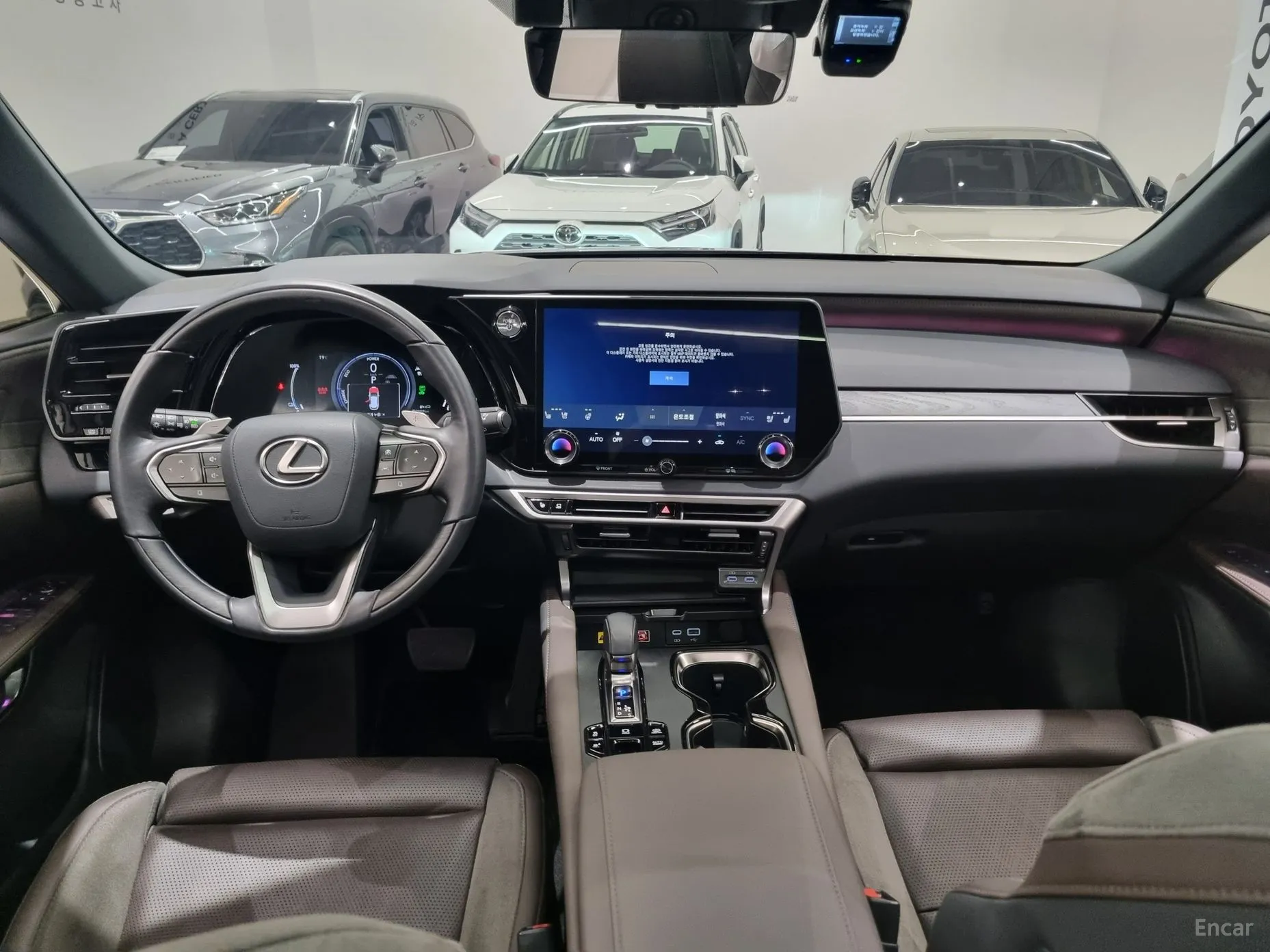 Lexus RX450h + 5th Gen превью 7