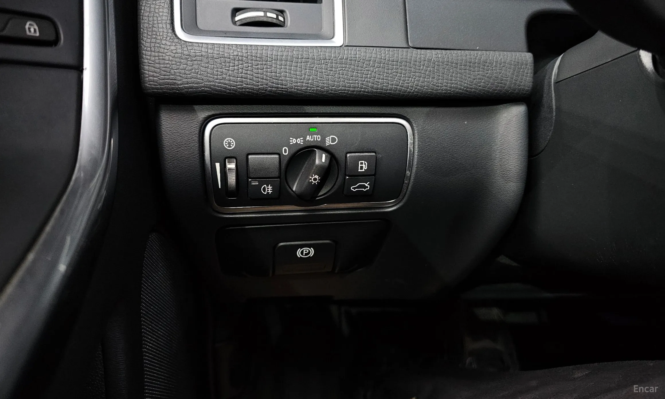 Volvo XC60 превью 18