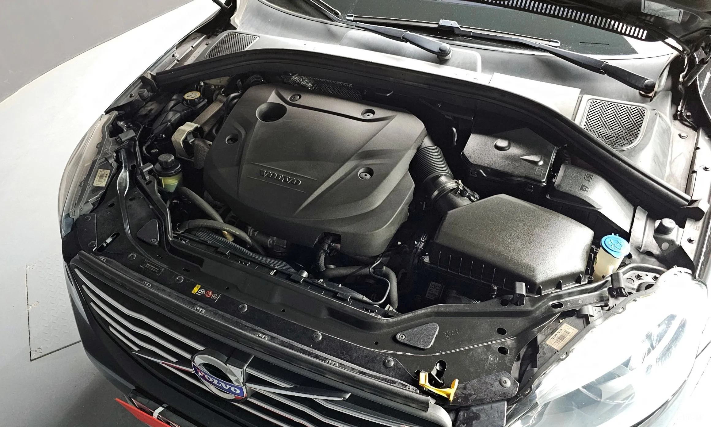 Volvo XC60 превью 6