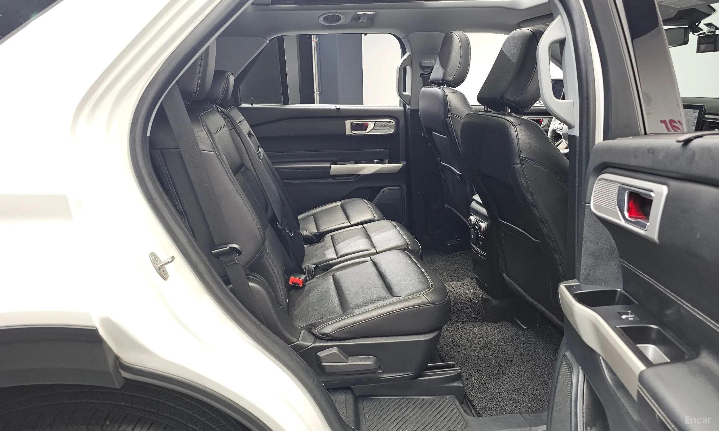 Ford Explorer 6th Generation превью 12