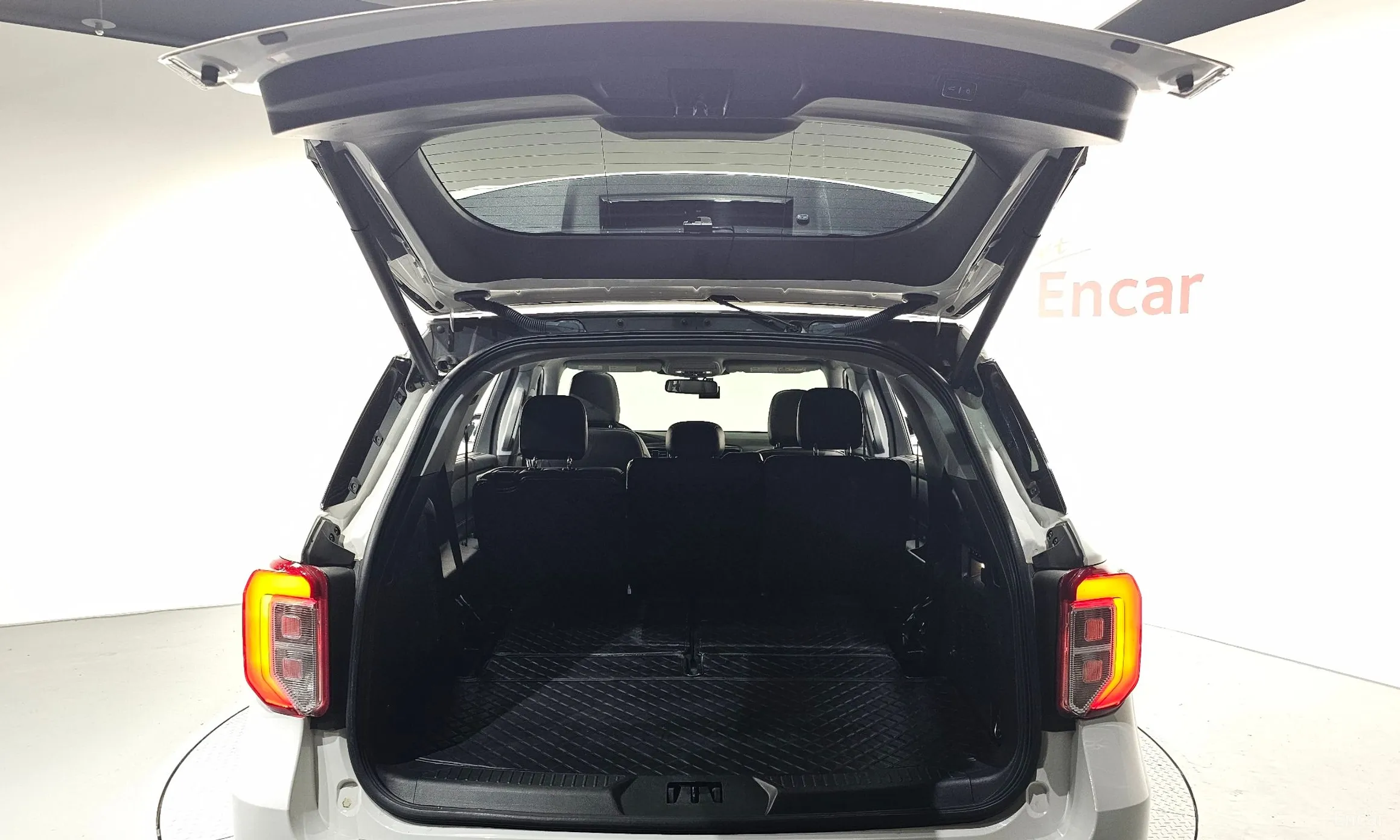 Ford Explorer 6th Generation превью 20