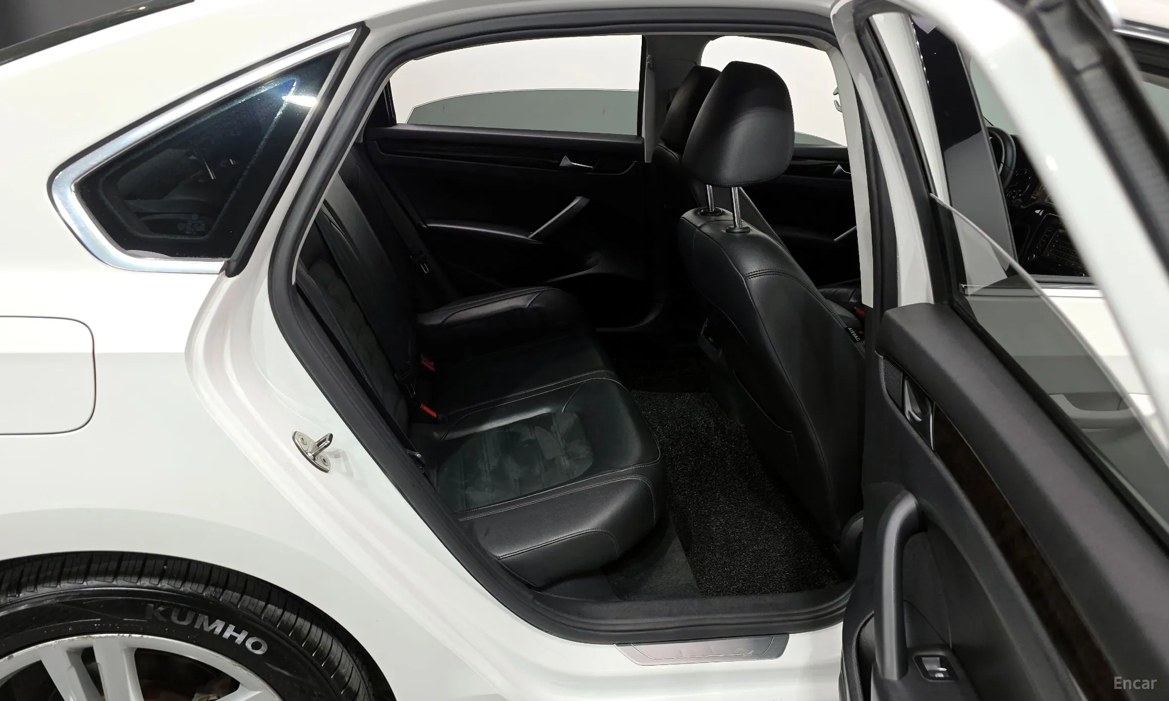Volkswagen The New Passat превью 12